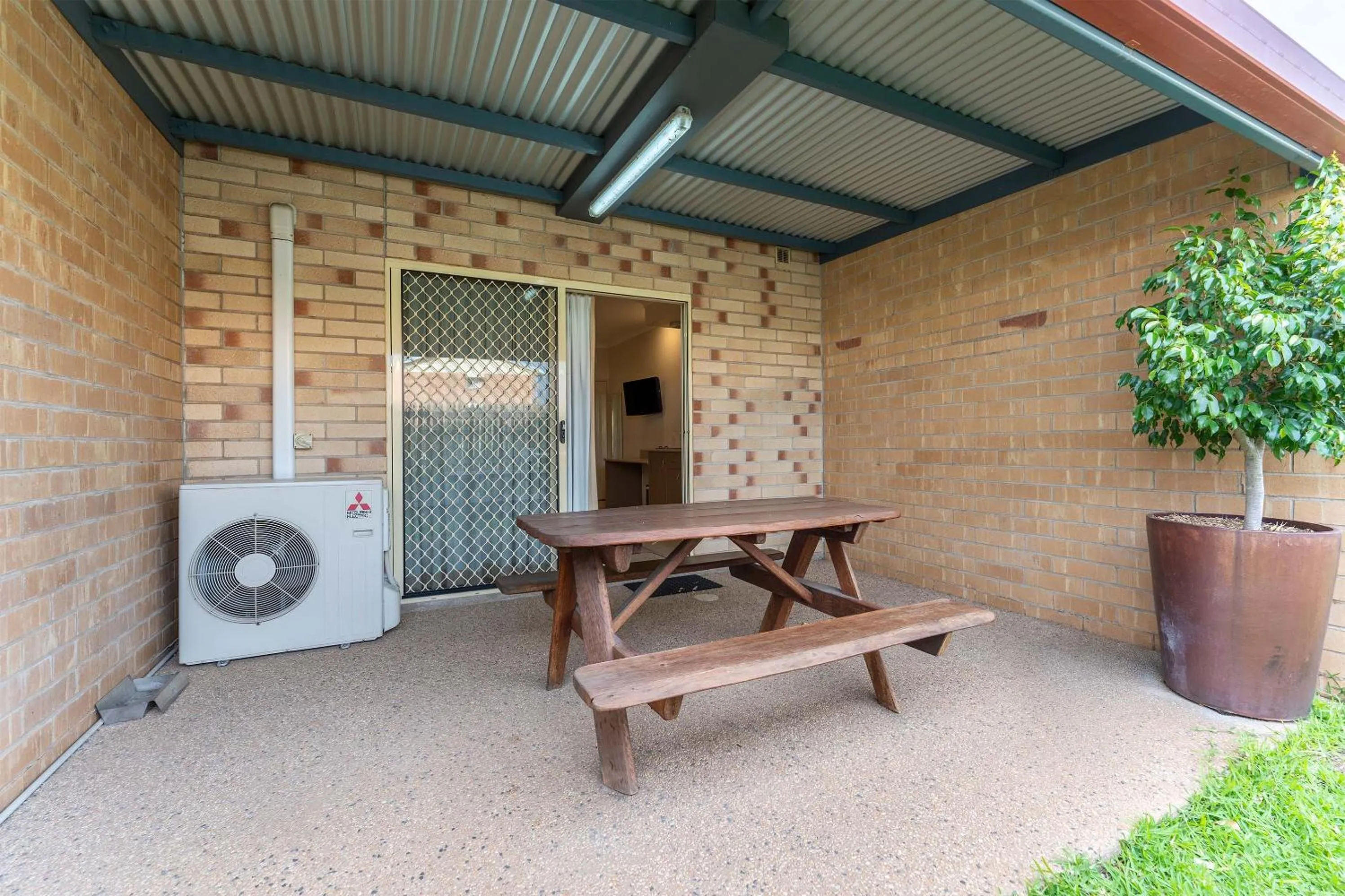 Balcony/Terrace in Midlander Motor Inn