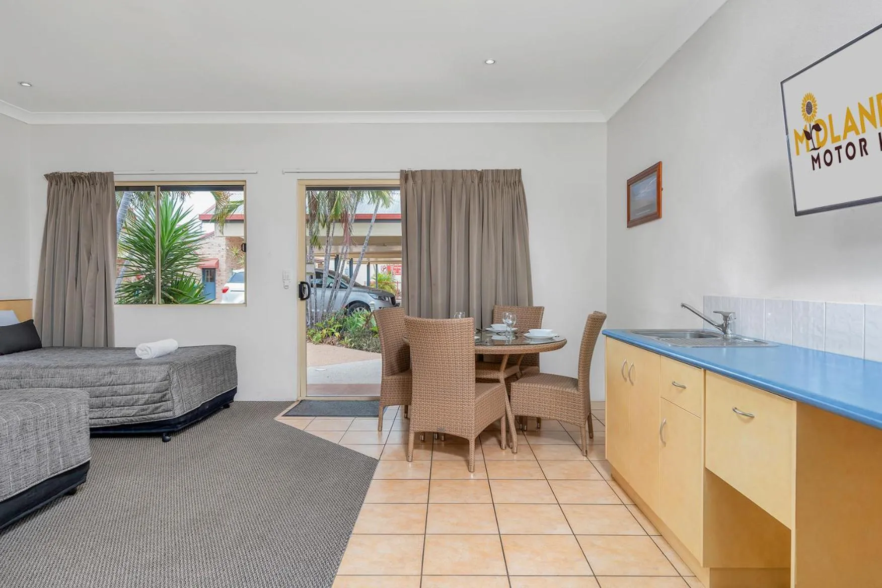 Dining area in Midlander Motor Inn