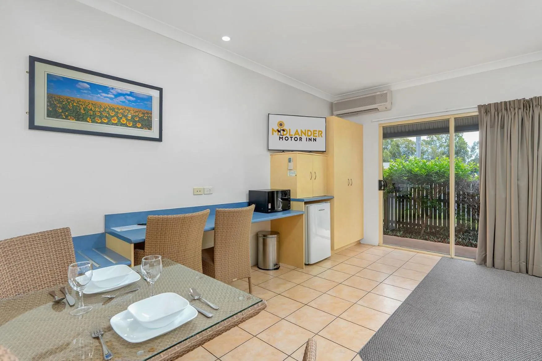 minibar in Midlander Motor Inn