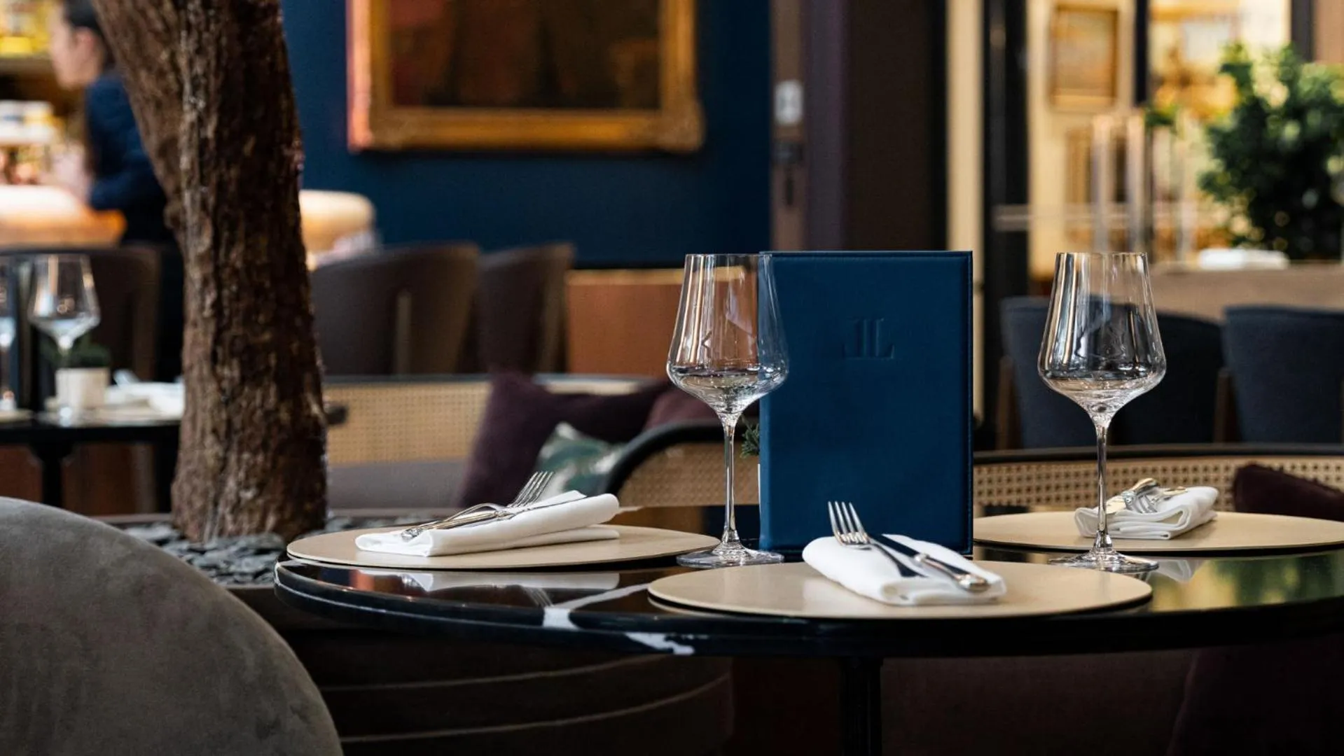 Restaurant/places to eat in Hôtel Lancaster Paris Champs-Elysées