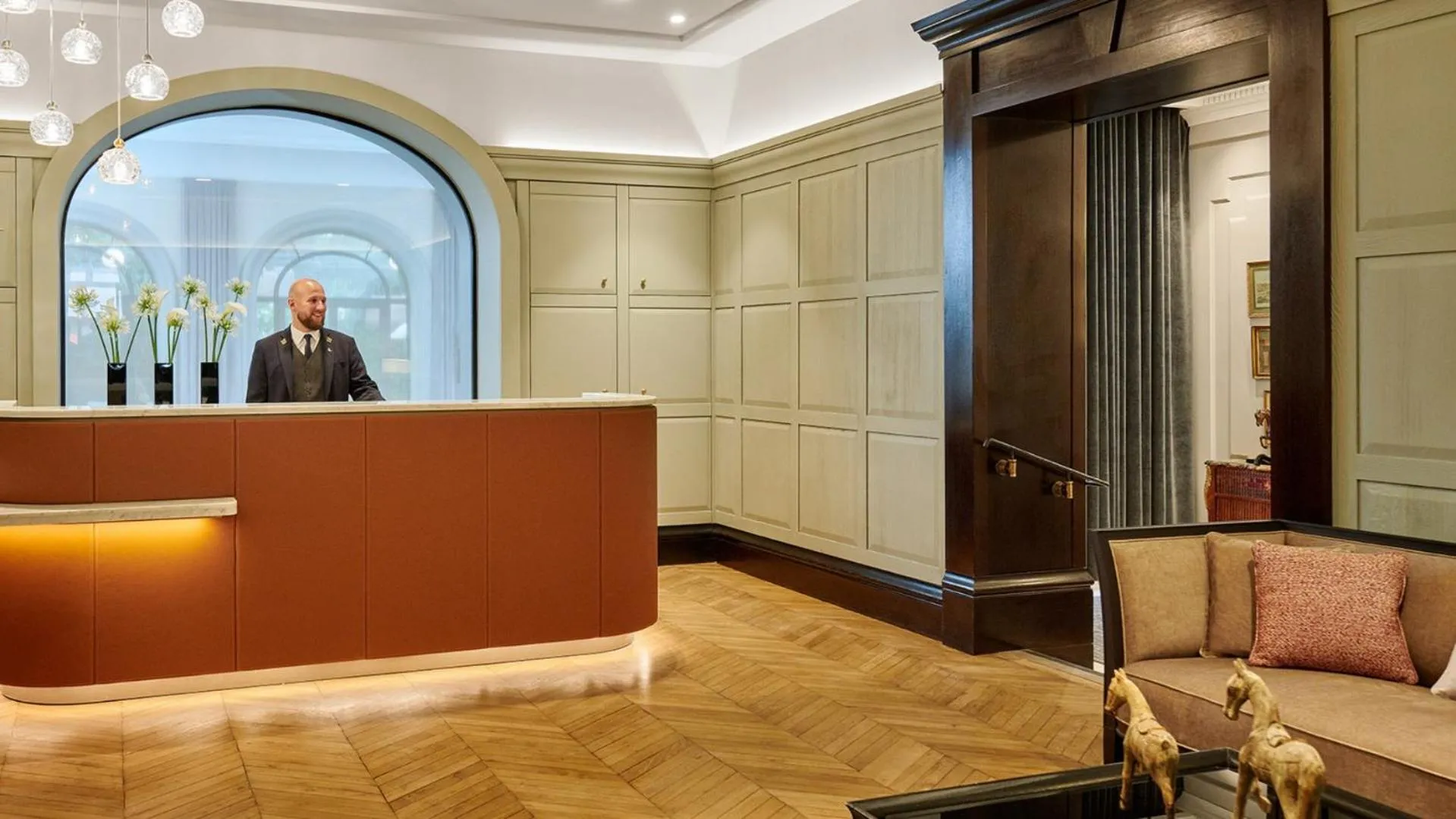 Lobby or reception in Hôtel Lancaster Paris Champs-Elysées