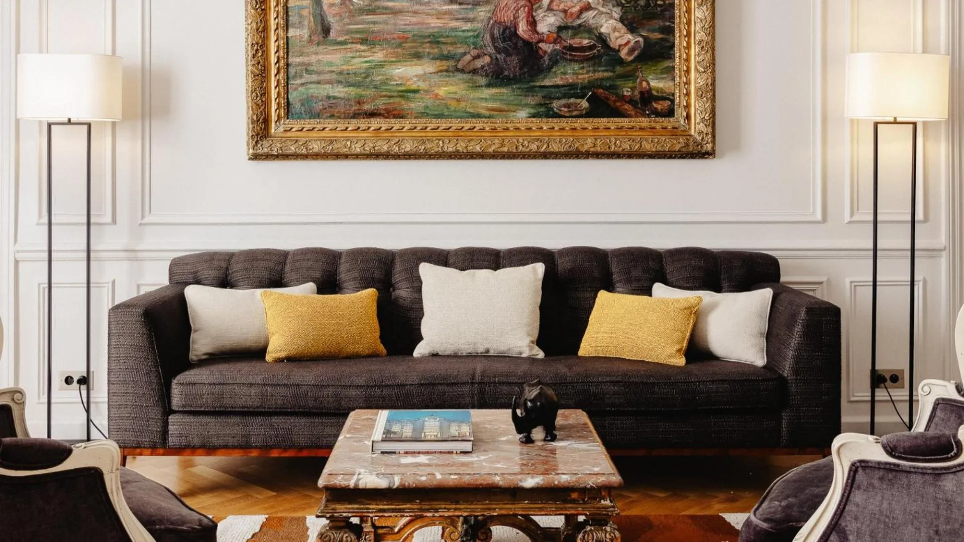 Bedroom in Hôtel Lancaster Paris Champs-Elysées