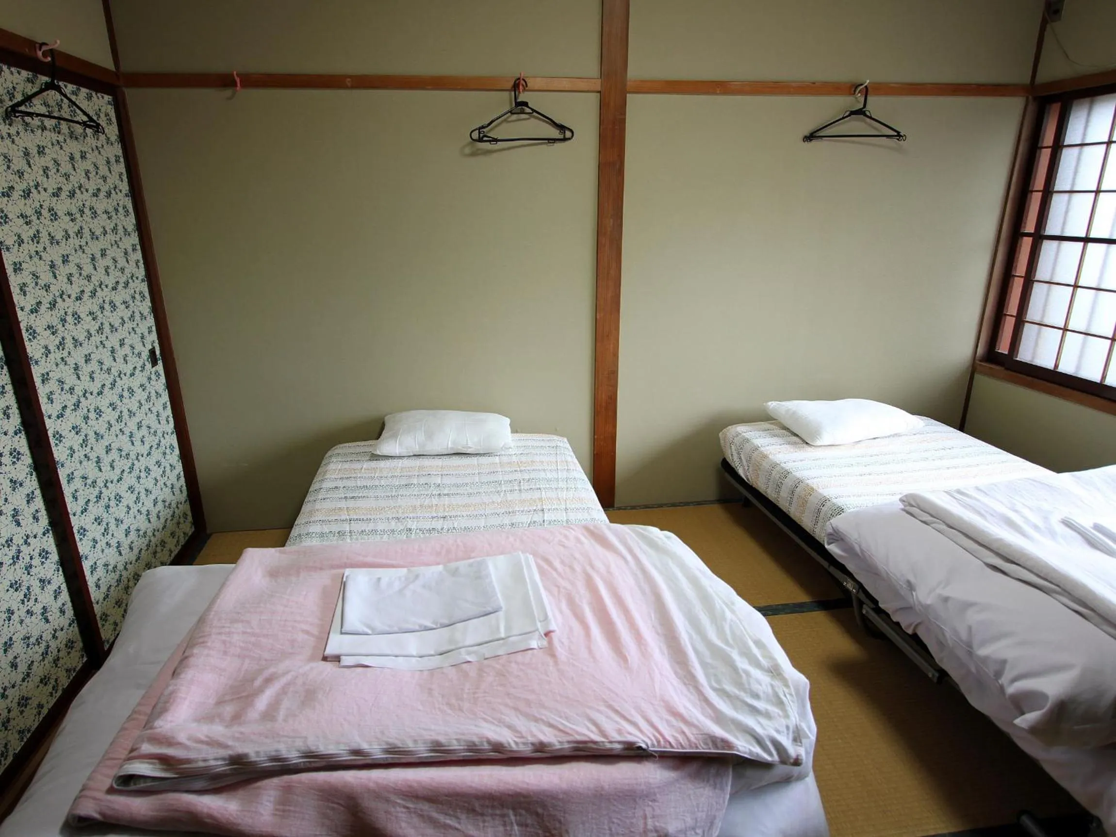 Photo of the whole room, Bed in Towadako Backpackers