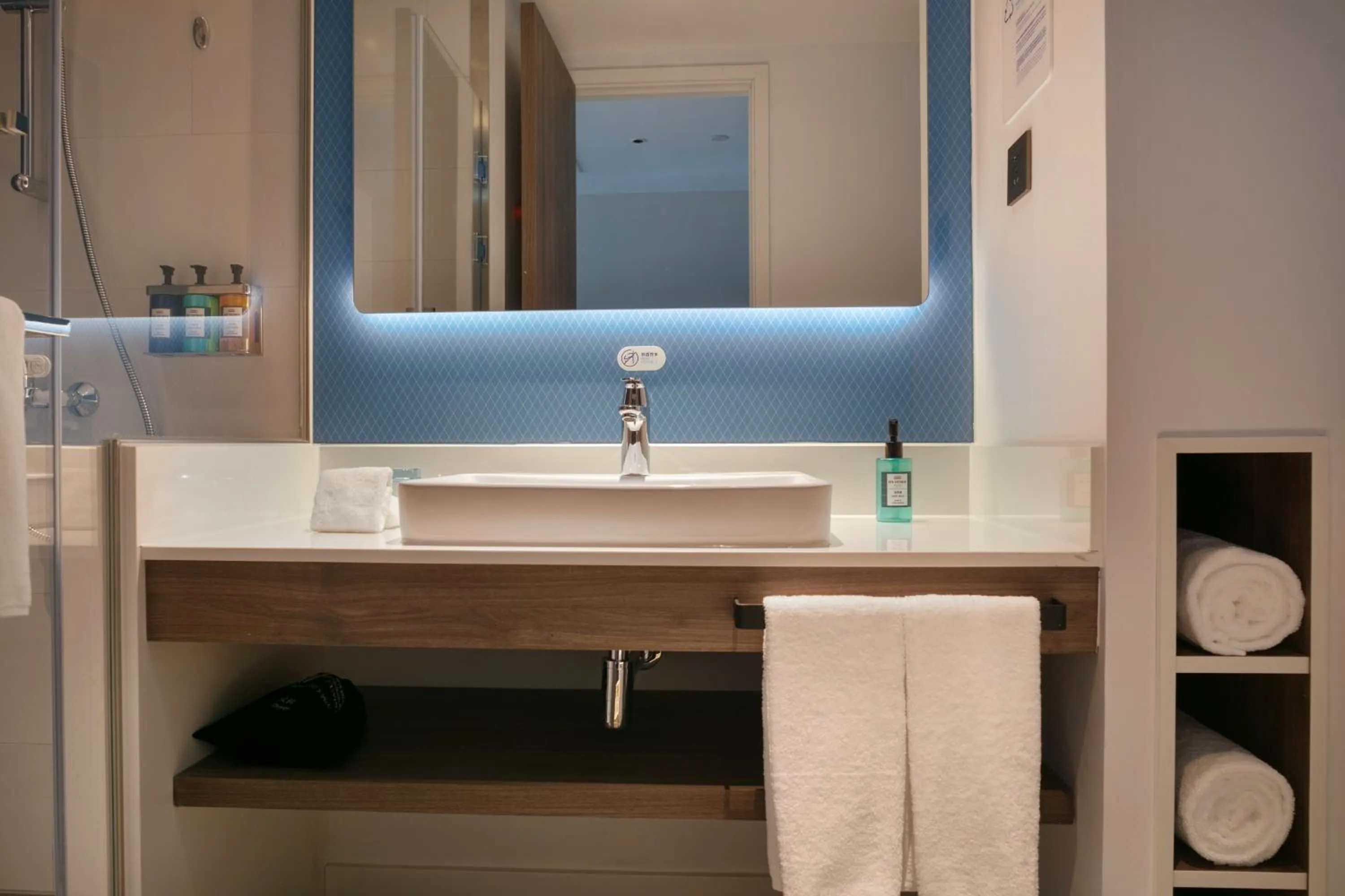 Holiday Inn Express Shanghai Huijin by IHG