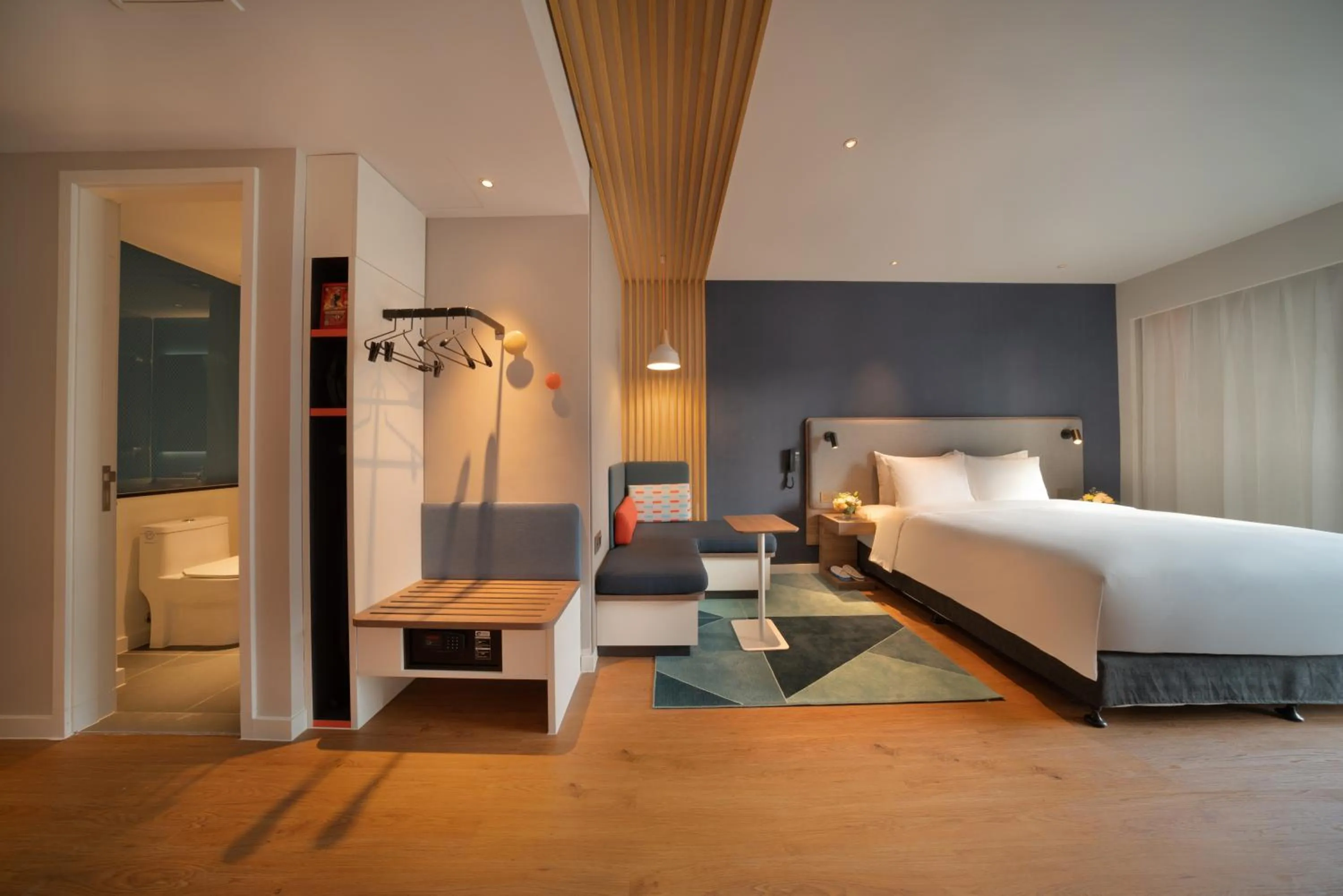 Bed in Holiday Inn Express Shanghai Huijin by IHG