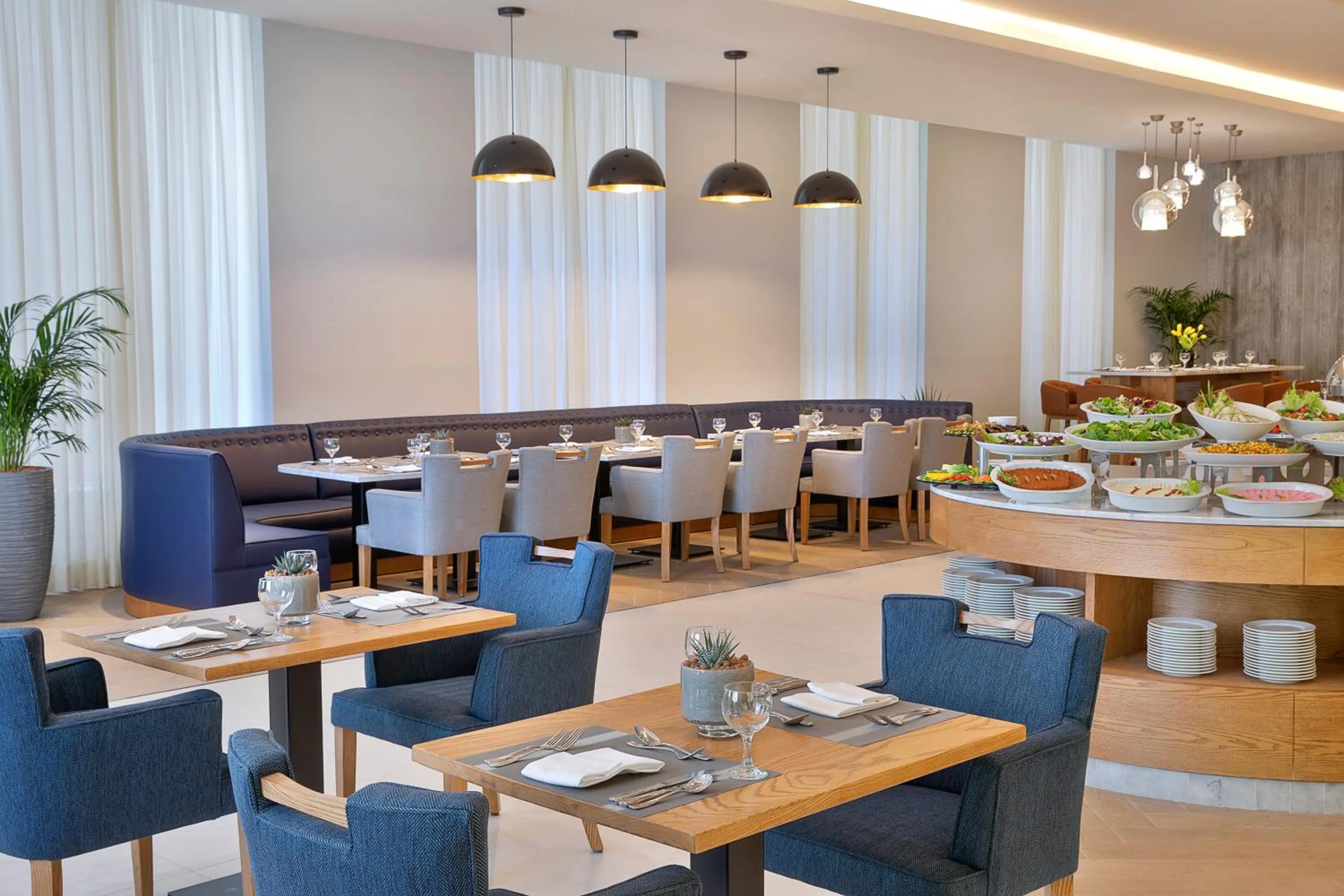 Restaurant/places to eat in voco Al Khobar by IHG