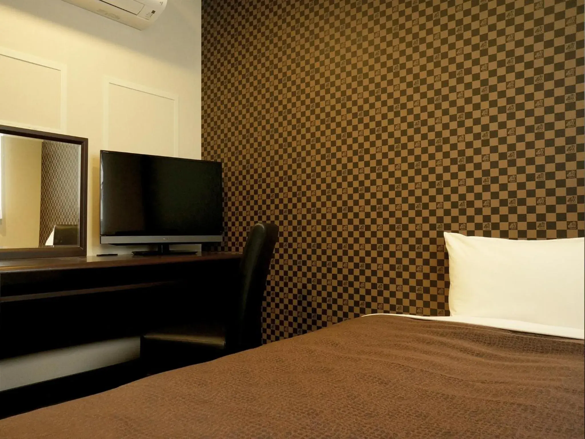 Deluxe Small Double Room - single occupancy - Smoking in HOTEL LiVEMAX Himeji Ekimae Deluxe Small Double Room - single occupancy - Smoking in HOTEL LiVEMAX Himeji Ekimae