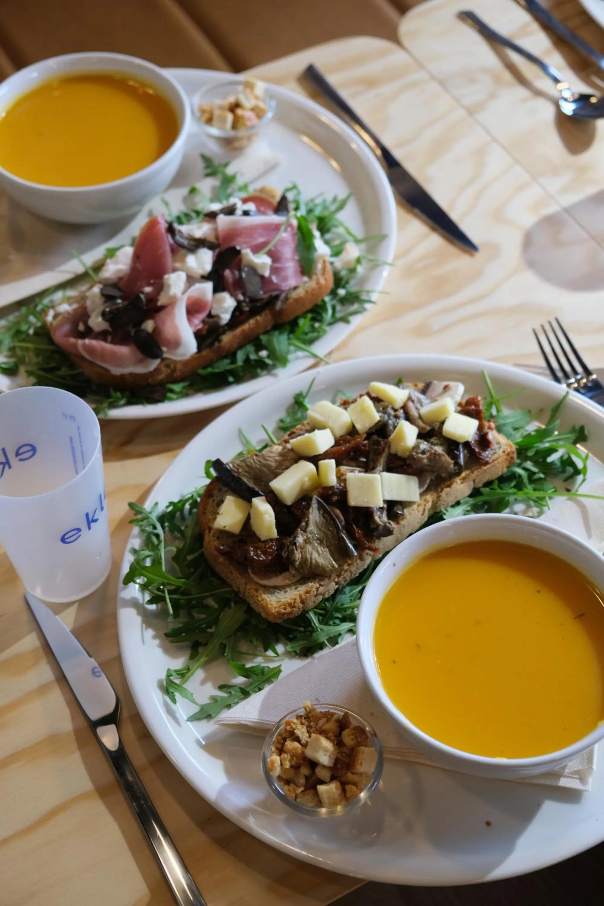 Food and drinks in Eklo Hotels Clermont-Ferrand Centre Gare