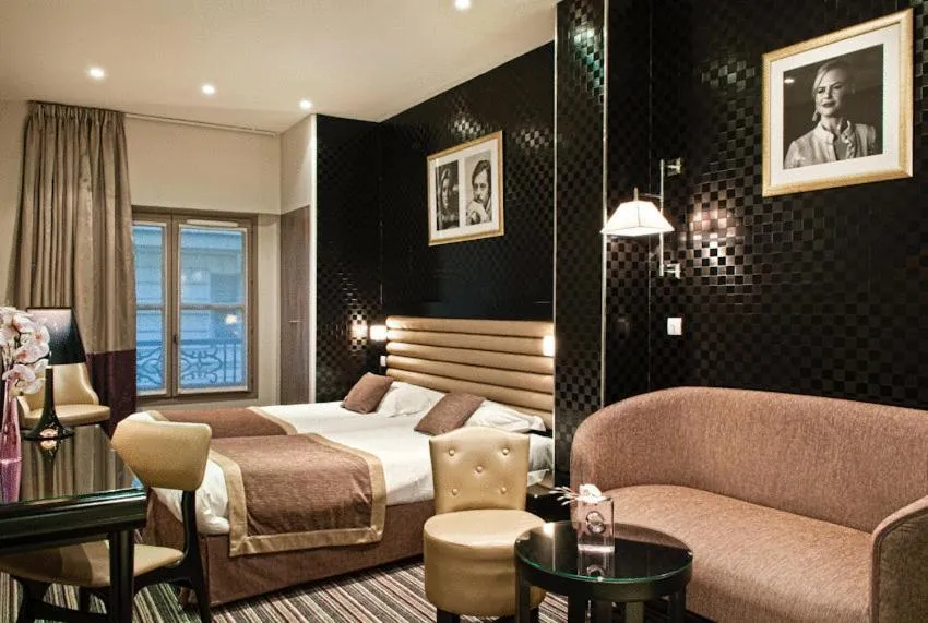 Photo of the whole room in Hôtel ICÔNE