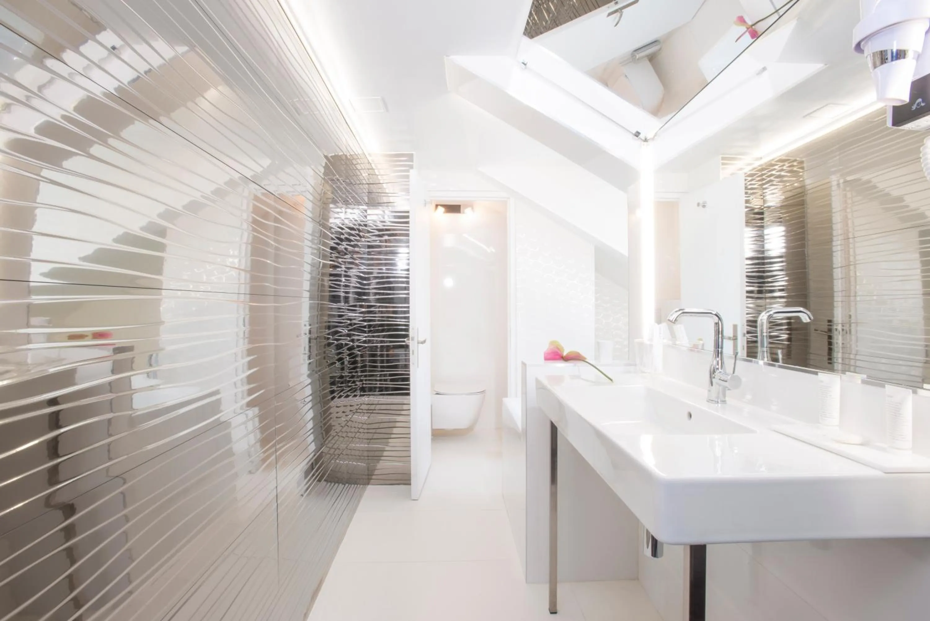 Bathroom in Hôtel ICÔNE