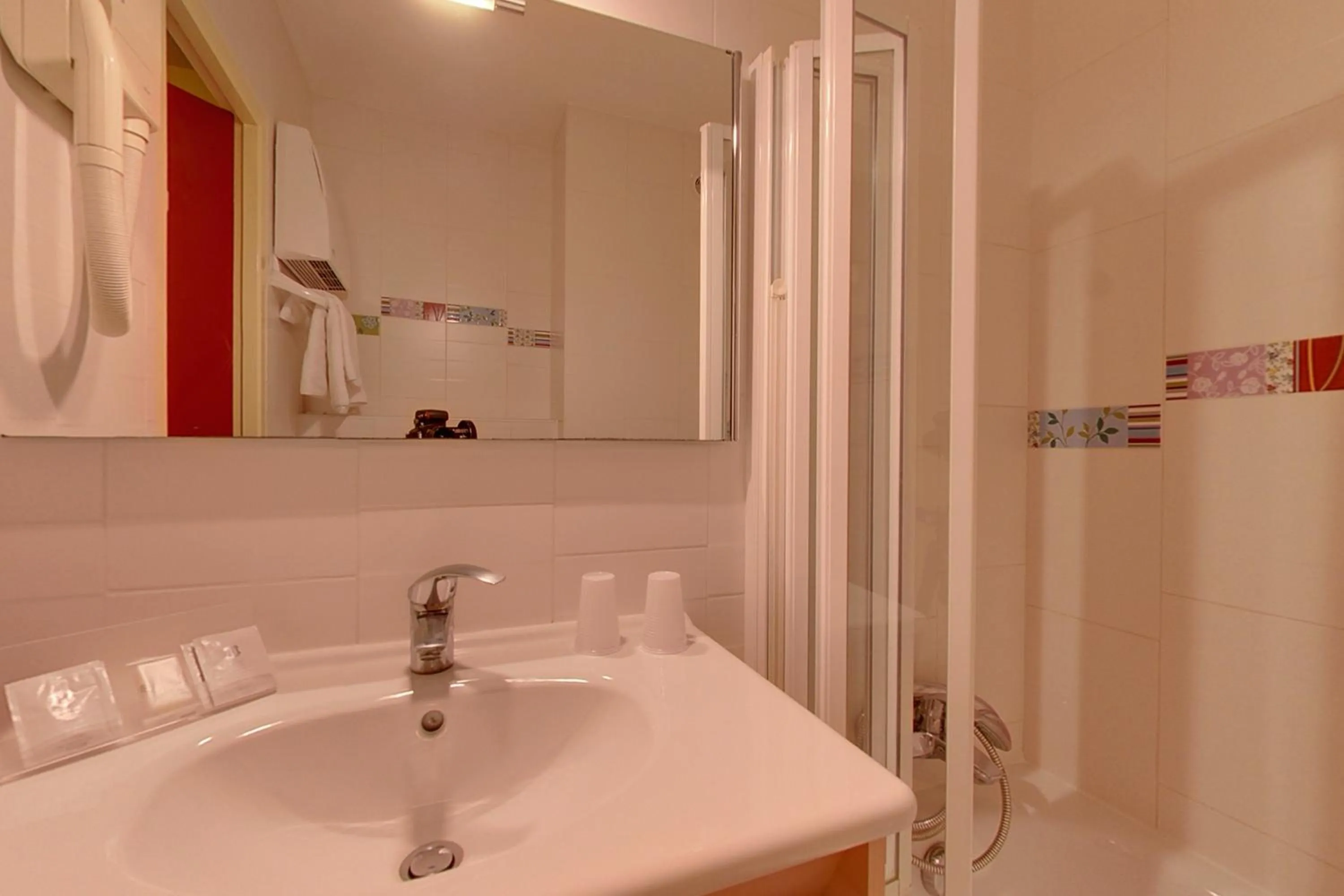 Bathroom in Hôtel Point Bleu