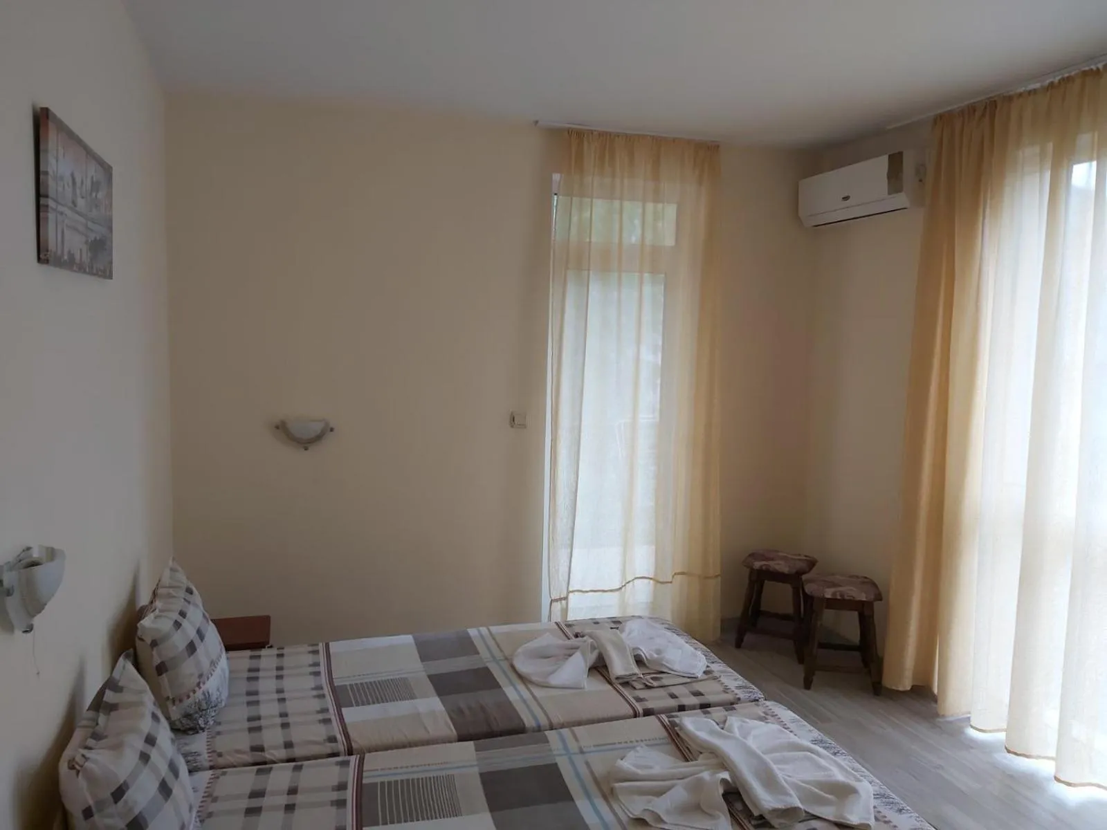 Photo of the whole room, Bed in Guesthouse Iceberg