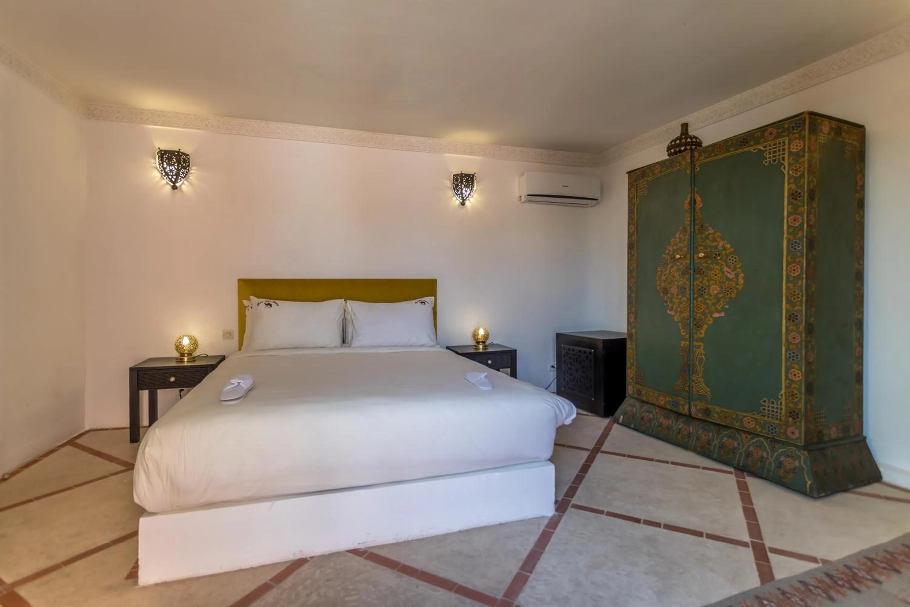 Bed in Riad Hart Essoura
