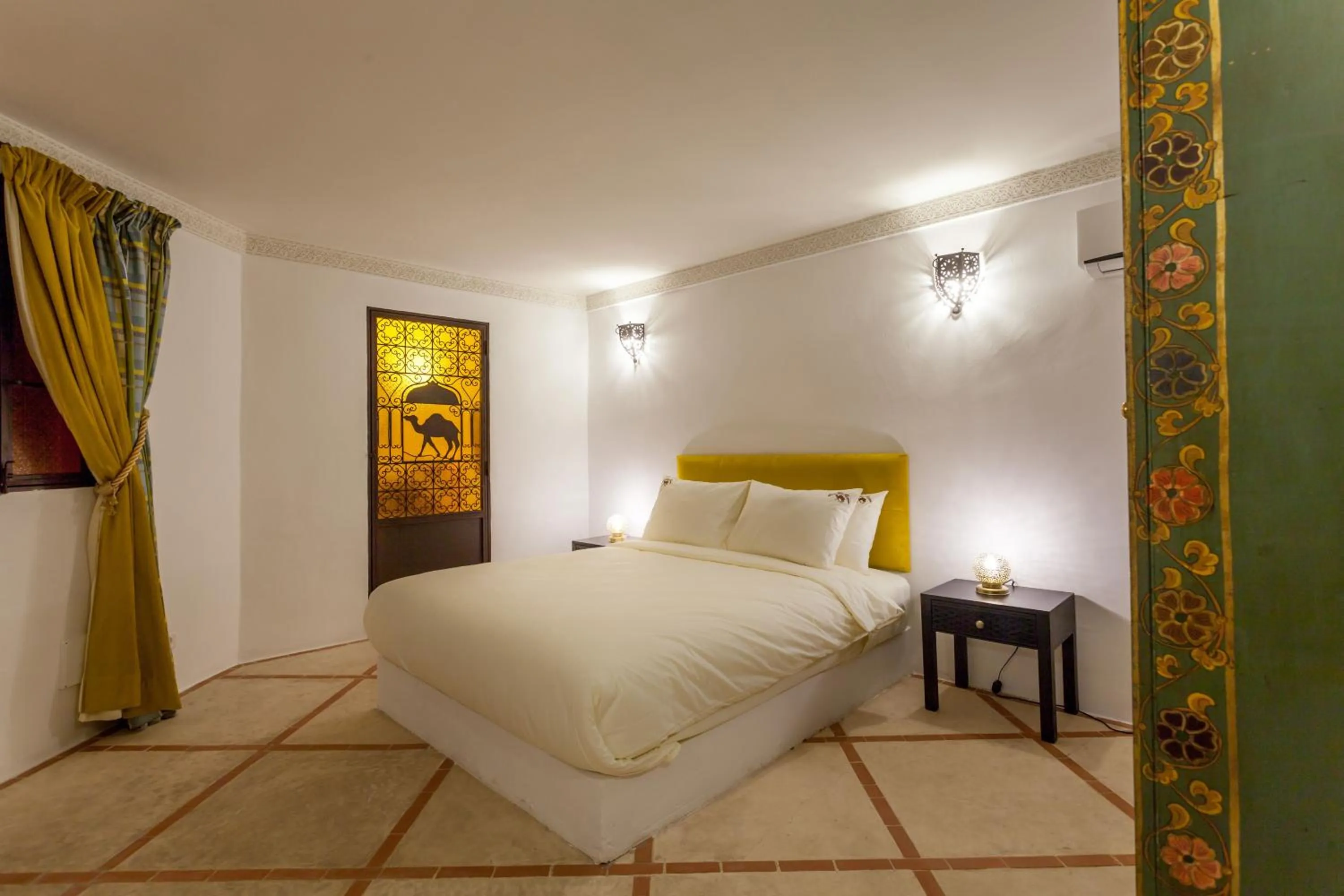 Bed in Riad Hart Essoura