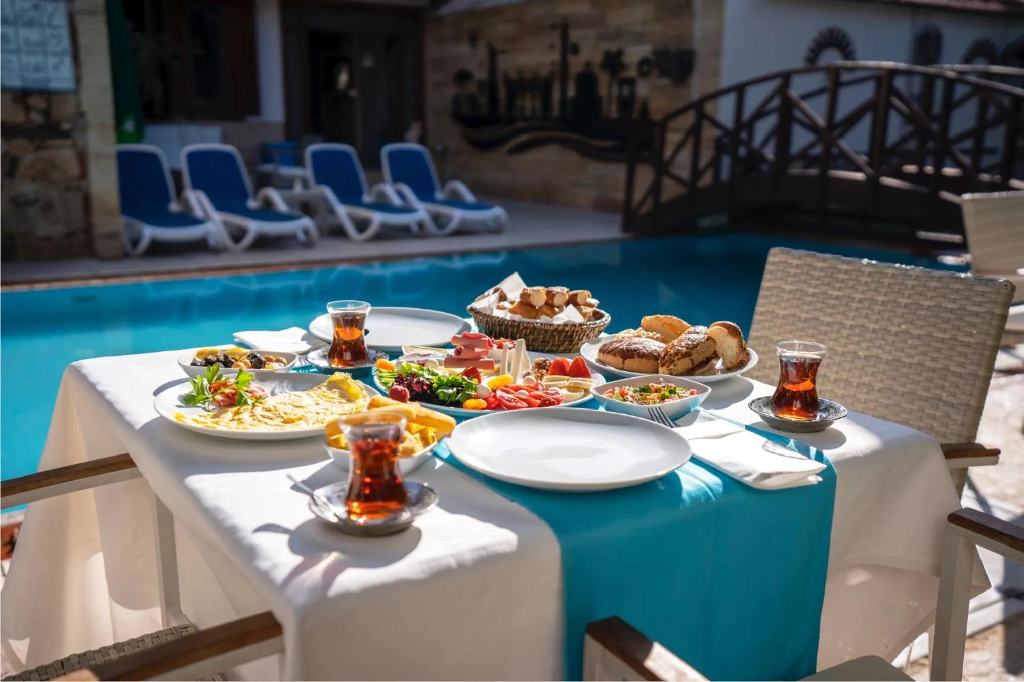 Food and drinks in Castle Old Town Hotel