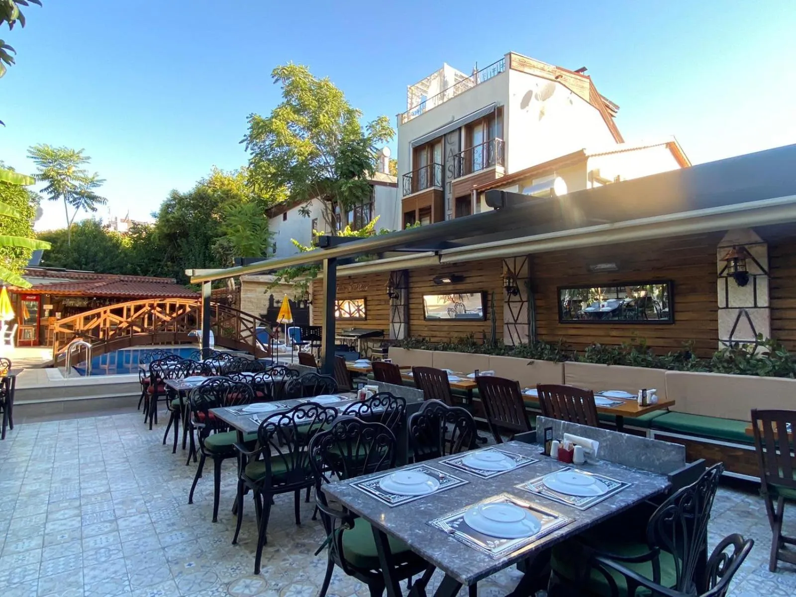 Buffet breakfast in Castle Old Town Hotel