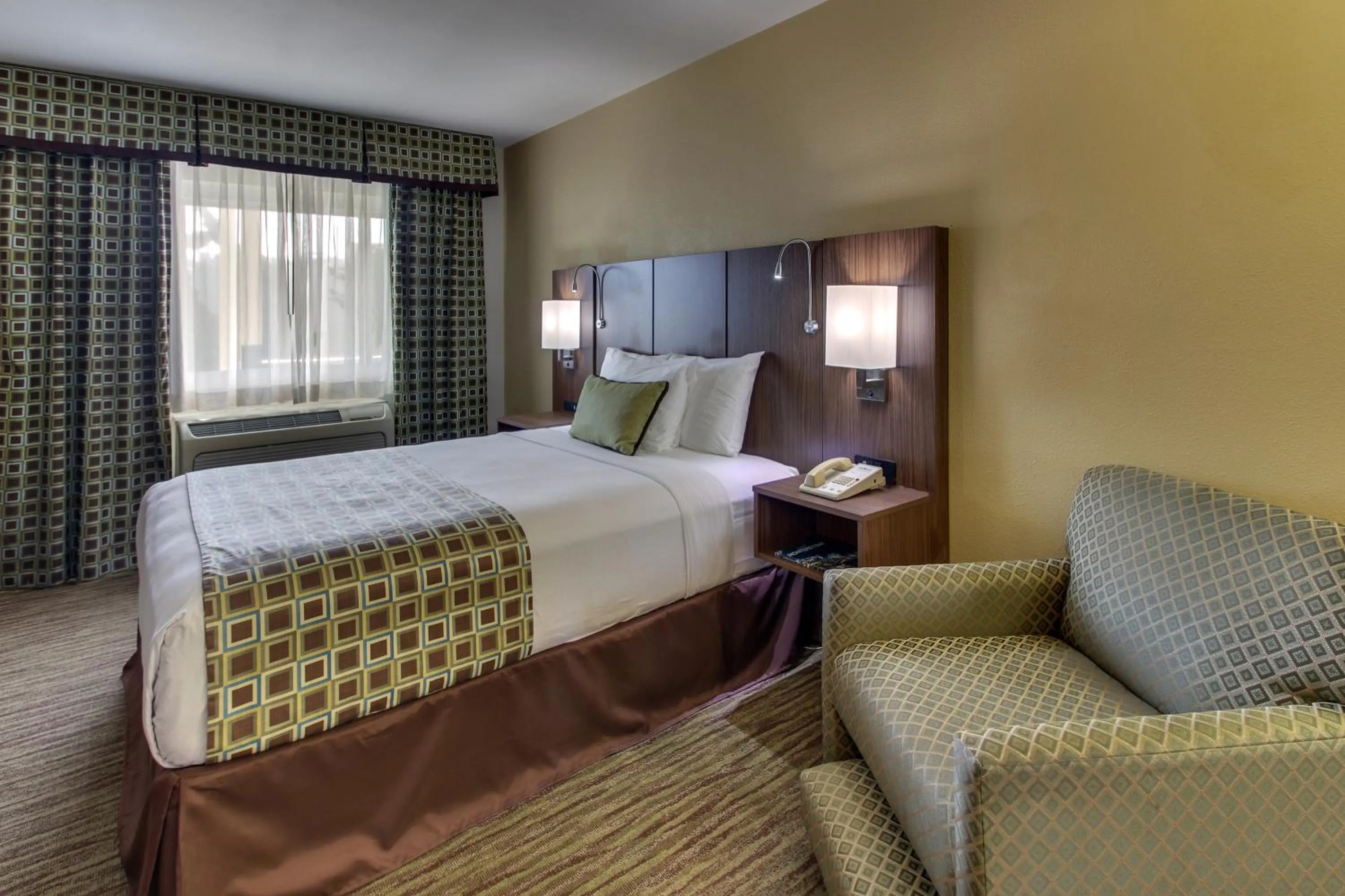 Bed in The Stevenson Monterey