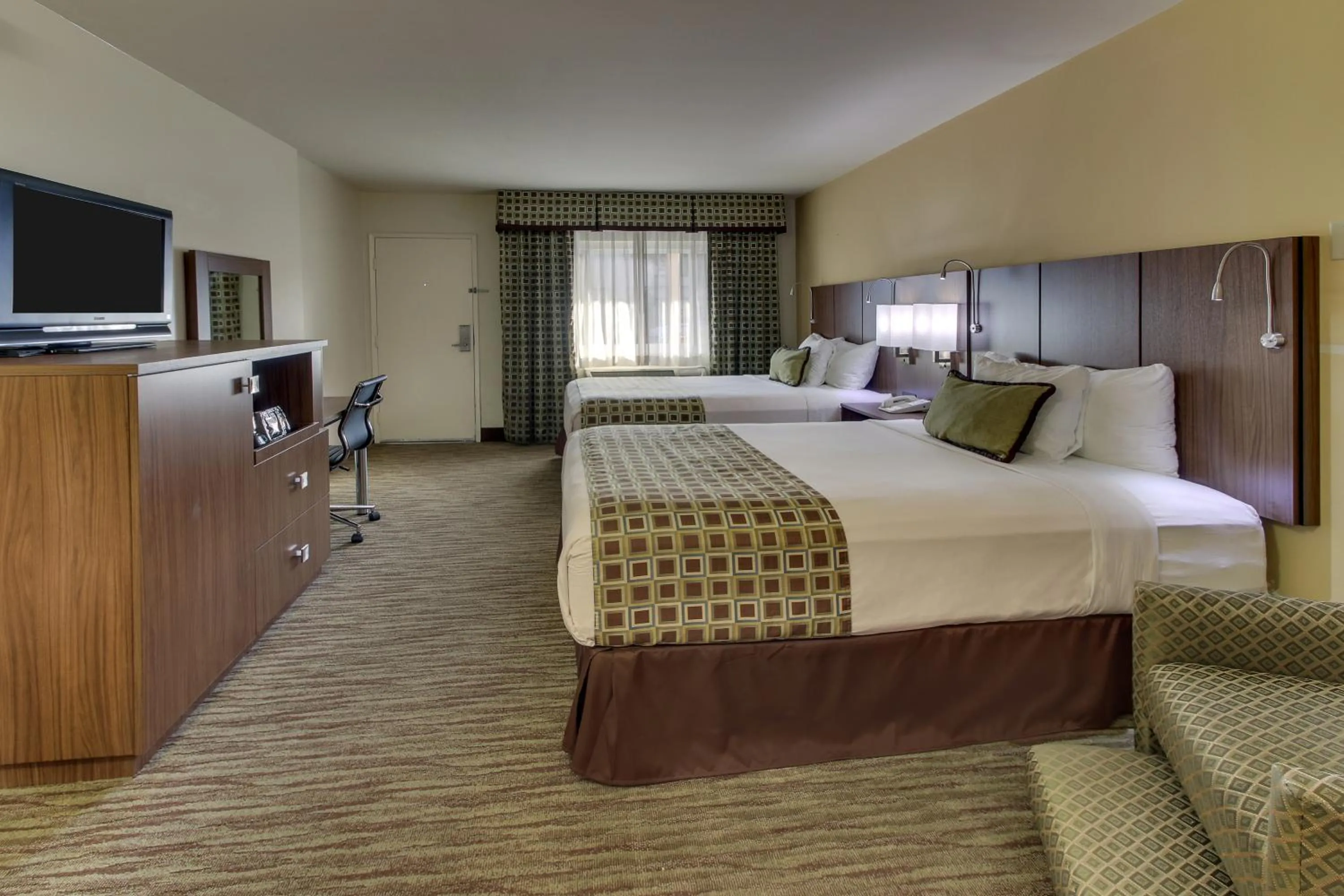 Photo of the whole room, Bed in The Stevenson Monterey