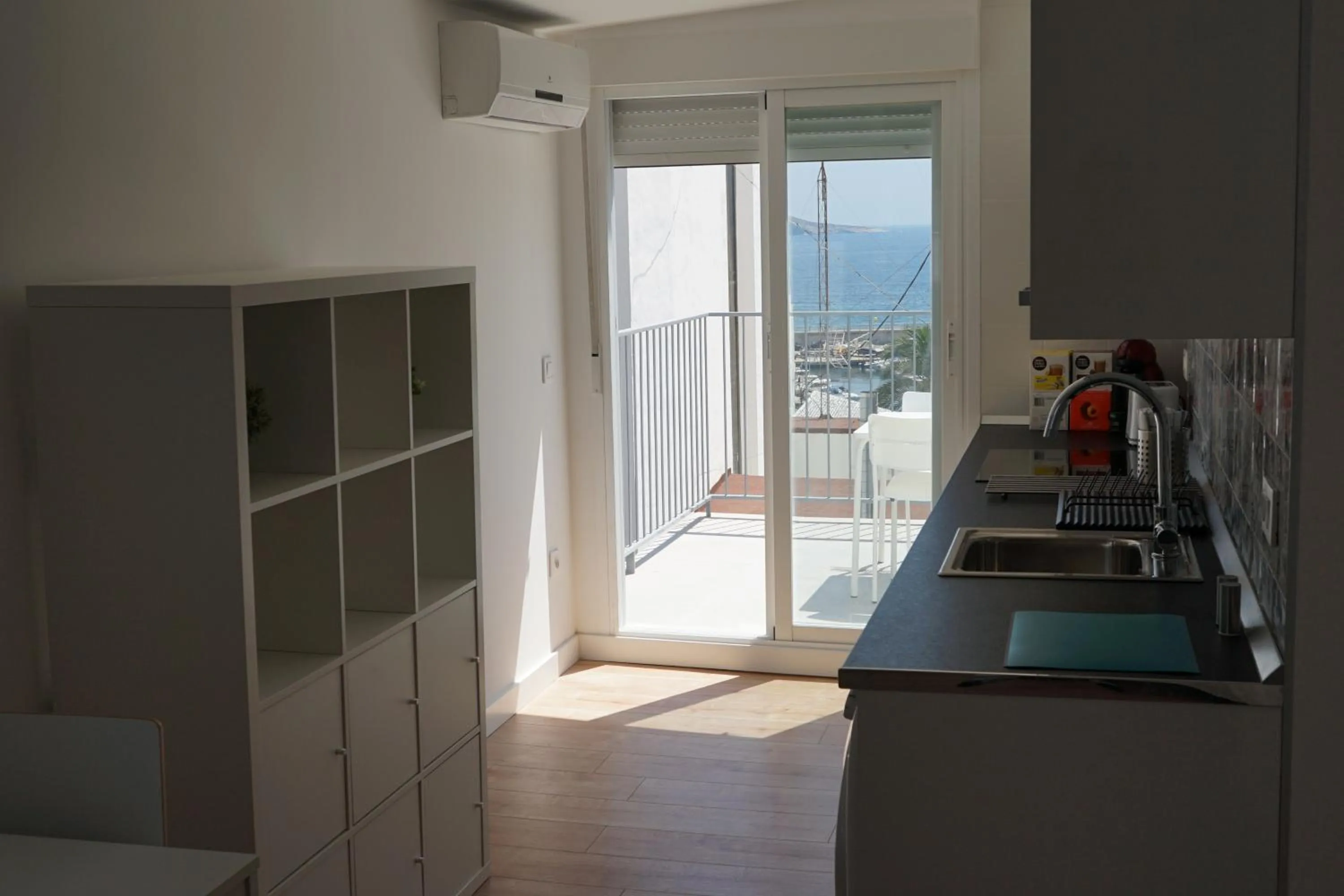 Kitchen or kitchenette in Pescadors Apartamentos TRG
