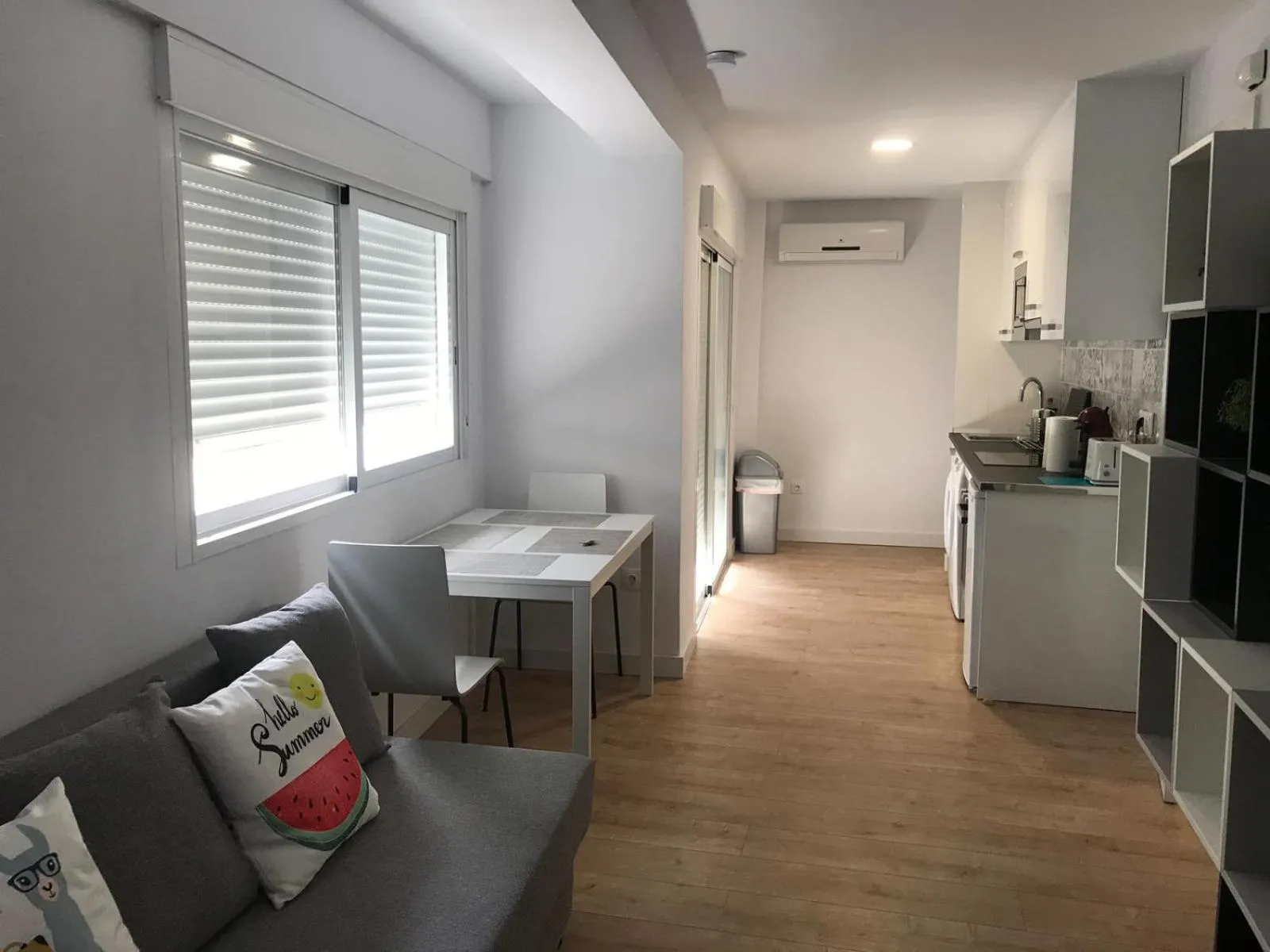 Kitchen or kitchenette in Pescadors Apartamentos TRG