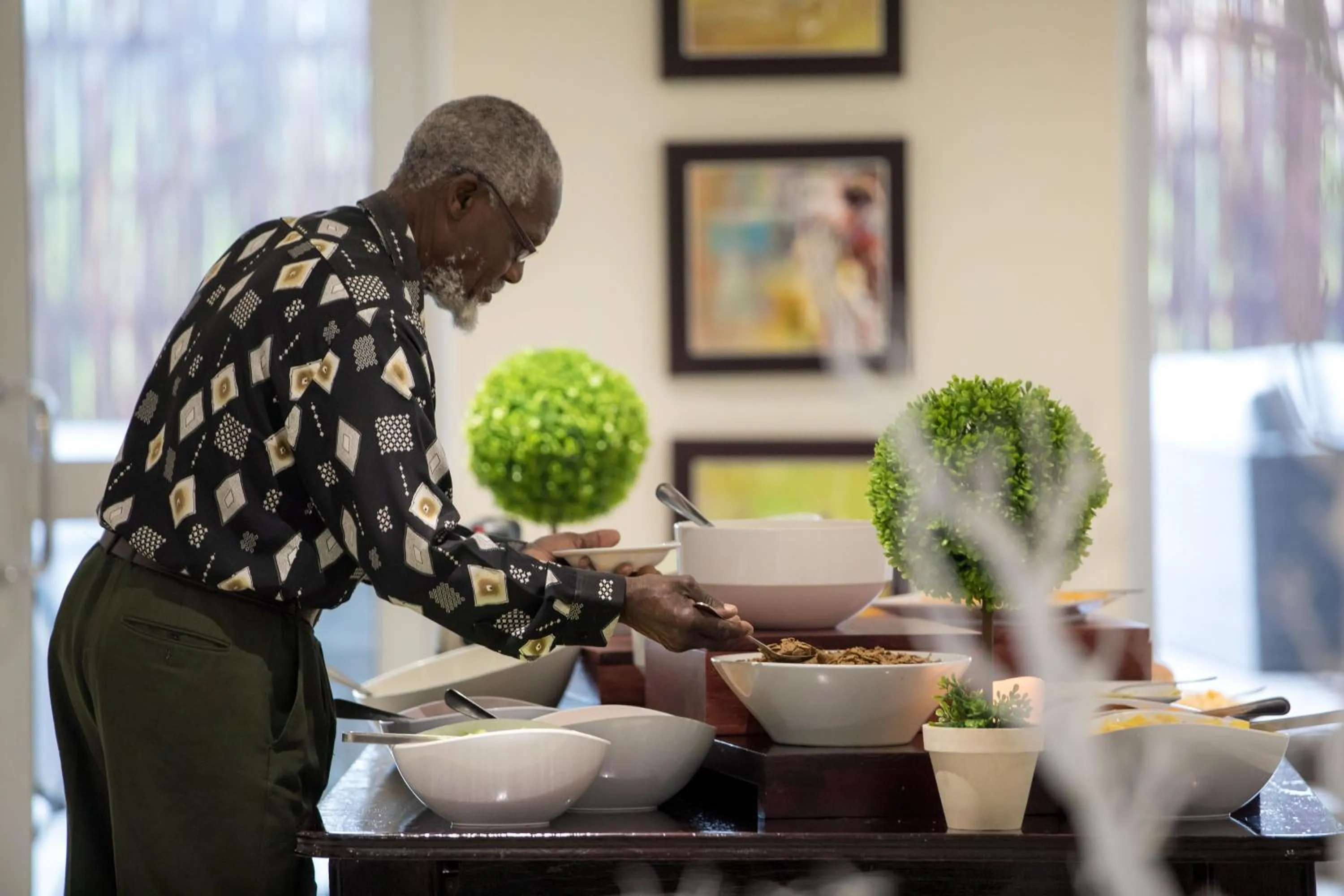 Restaurant/places to eat in Hotel Savoy and Conference Centre