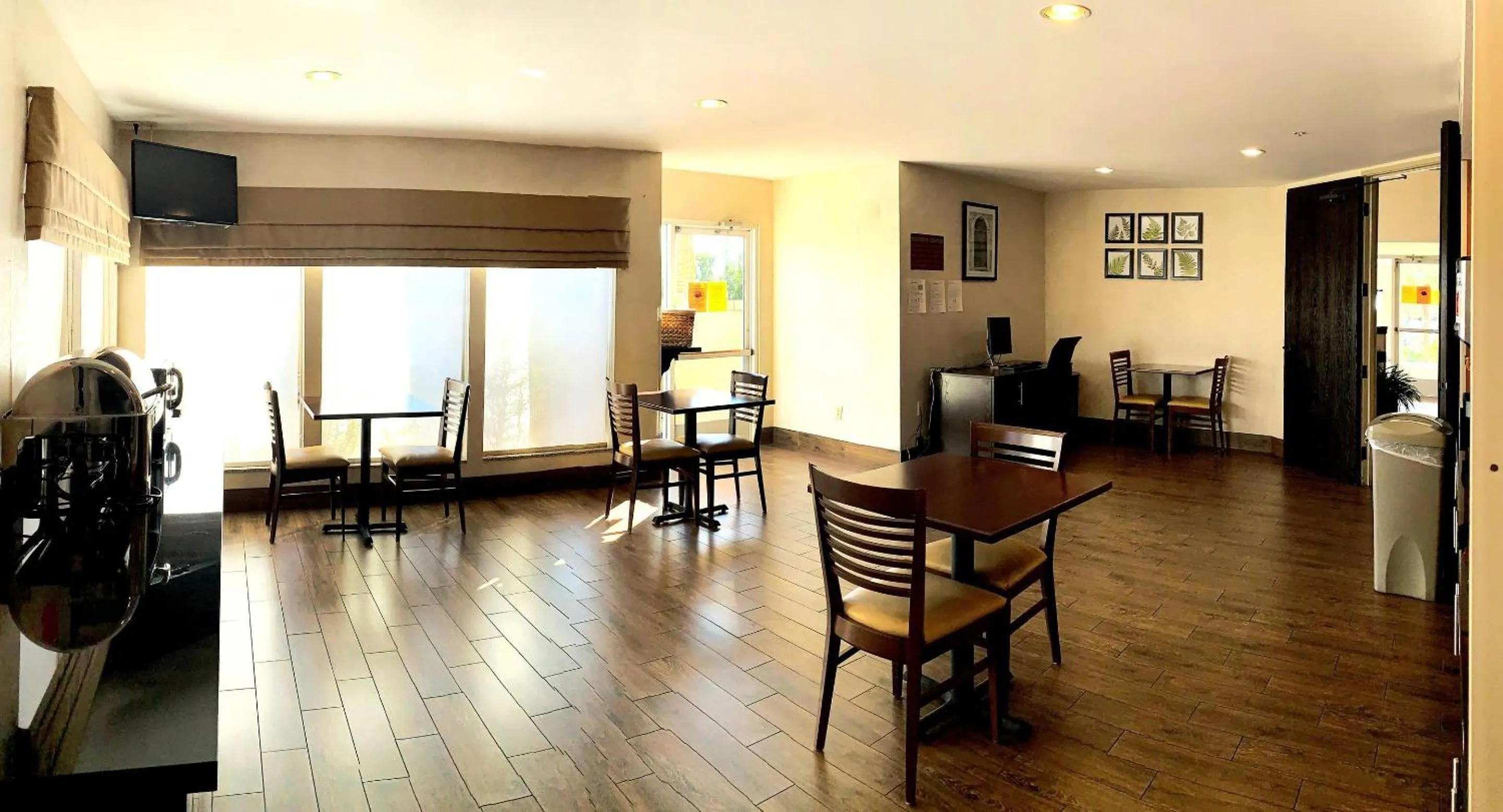 Breakfast in Sleep Inn Phoenix North I-17