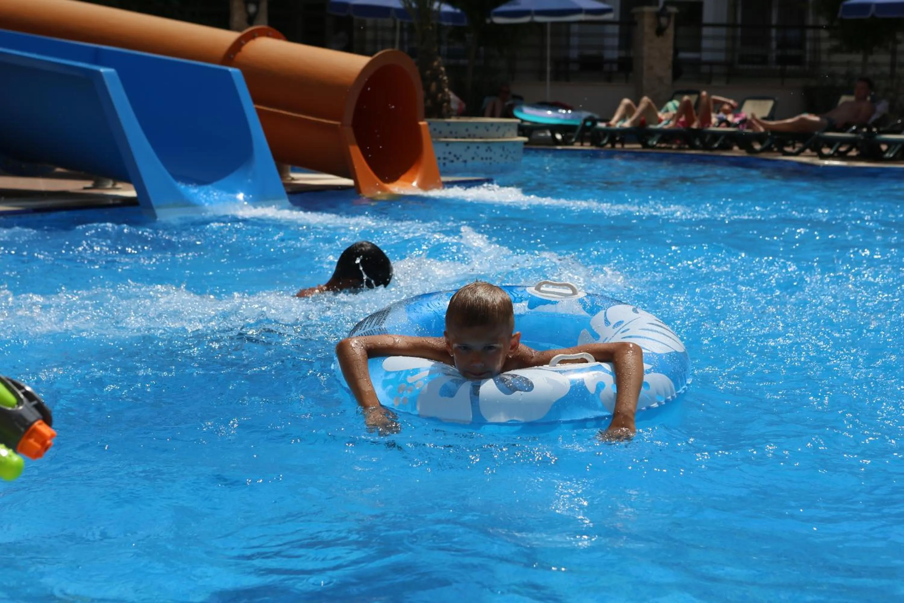 Swimming pool in Almera Park Apart Hotel