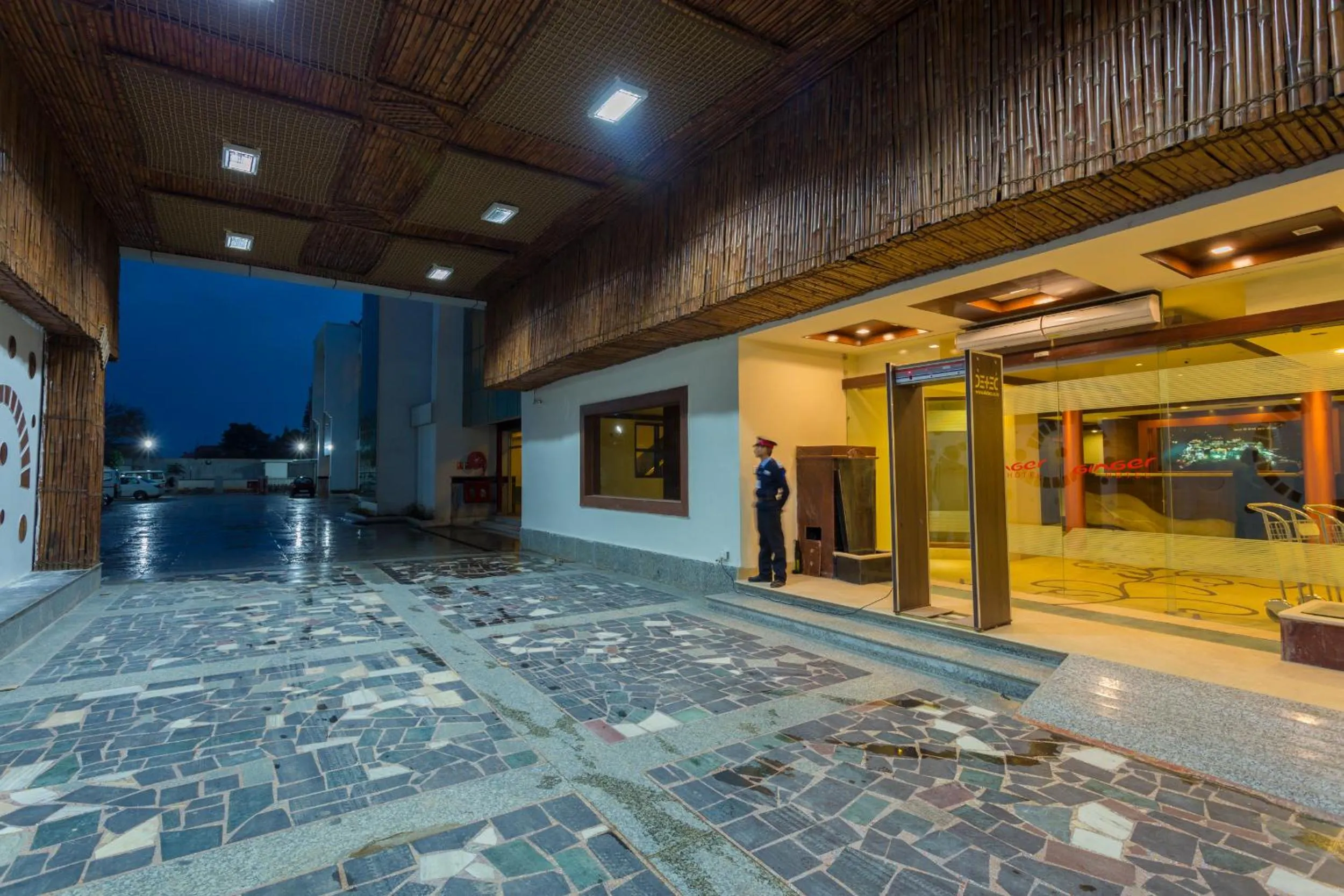 Facade/entrance in Ginger Katra