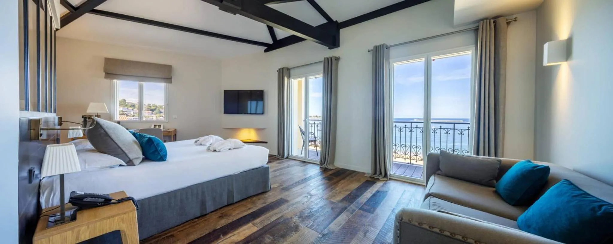 Bed in Hôtel de la Plage - Saint Jean de Luz