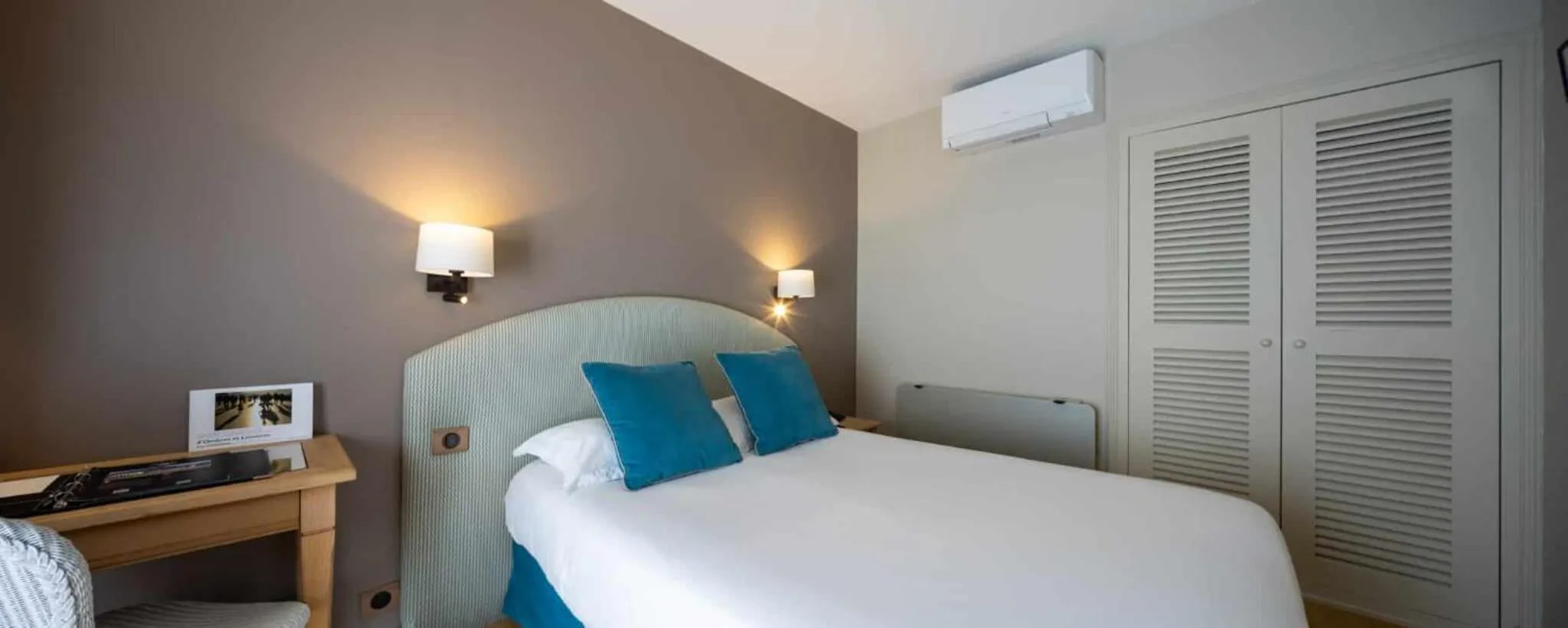 Bed in Hôtel de la Plage - Saint Jean de Luz