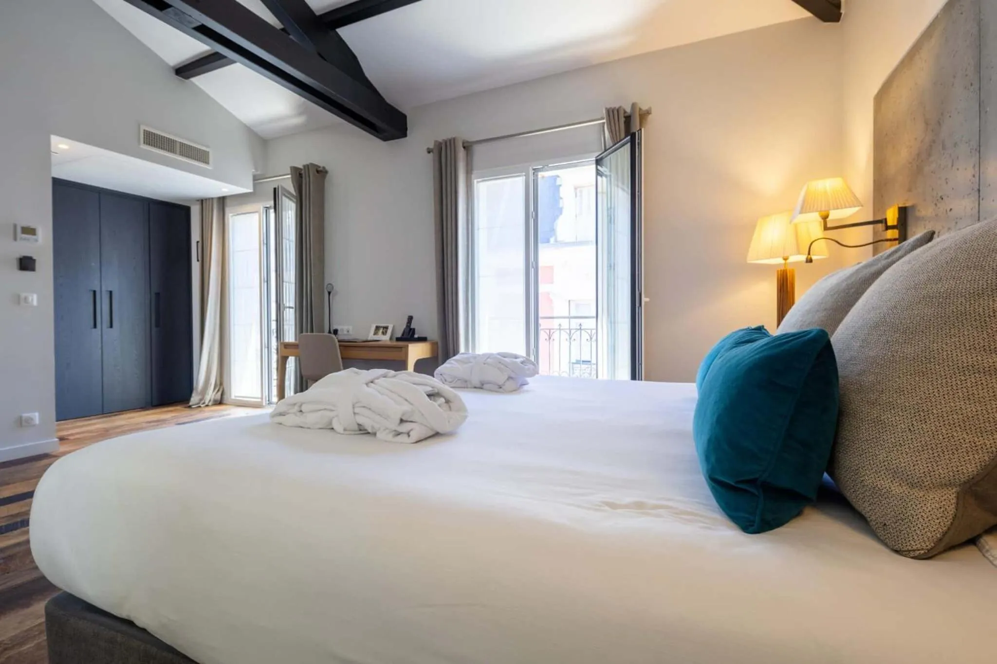 Bed in Hôtel de la Plage - Saint Jean de Luz