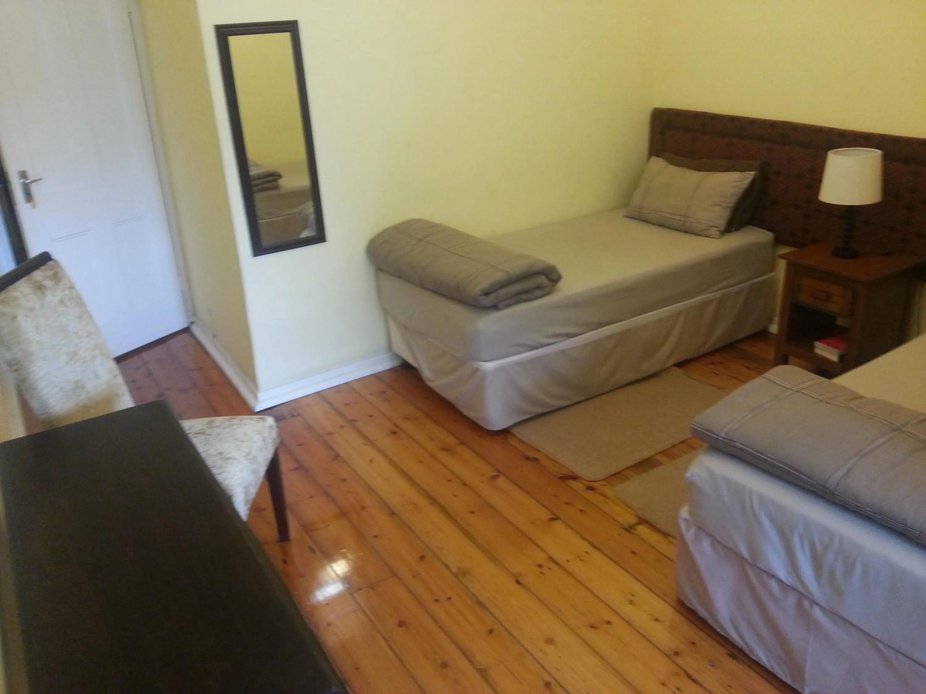 Bed in The Crescent Guesthouses - BnB/Self Catering