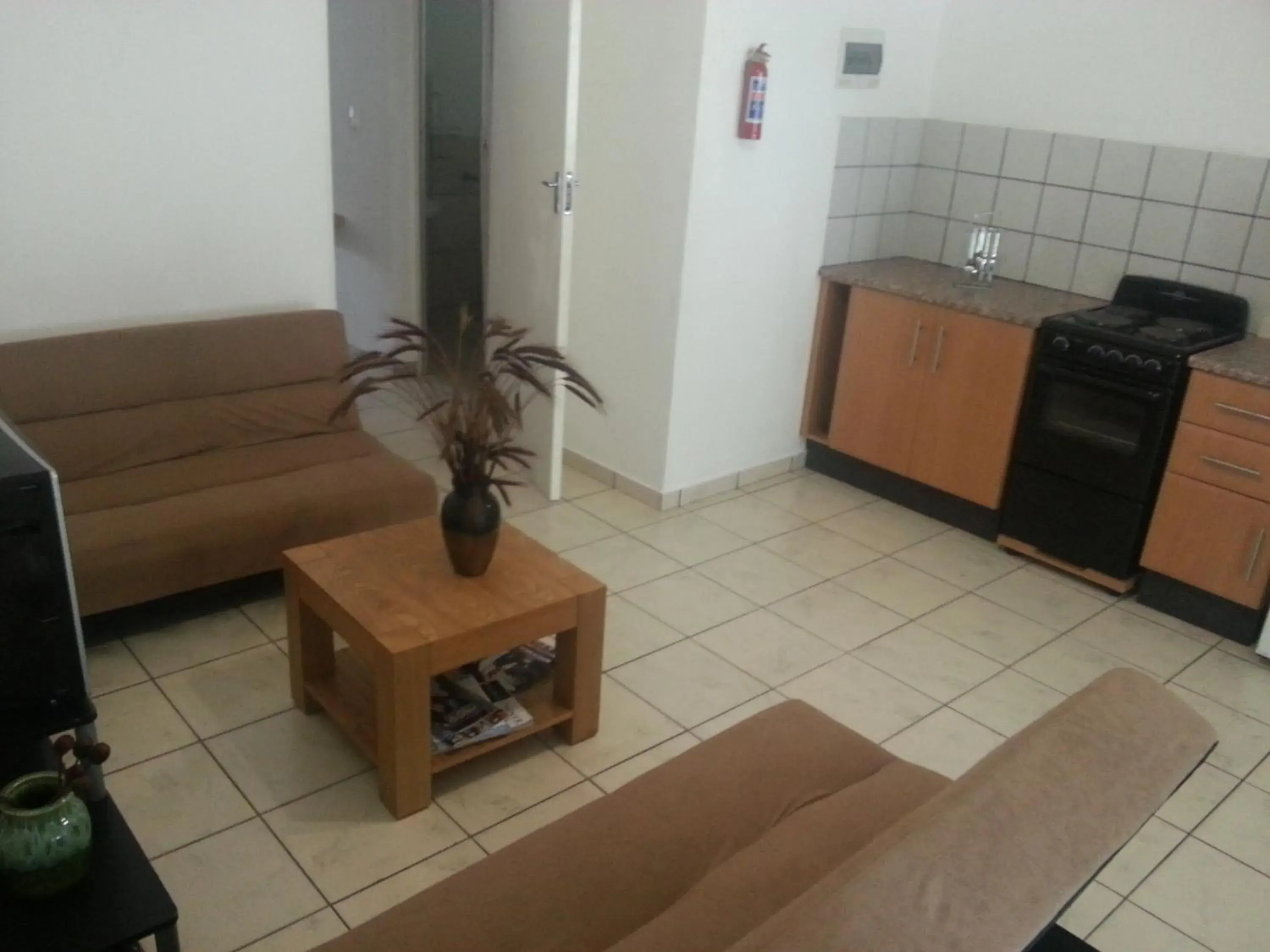 One-Bedroom Apartment with Sofa Bed (4 Adults) in The Crescent Guesthouses - BnB/Self Catering One-Bedroom Apartment with Sofa Bed (4 Adults) in The Crescent Guesthouses - BnB/Self Catering