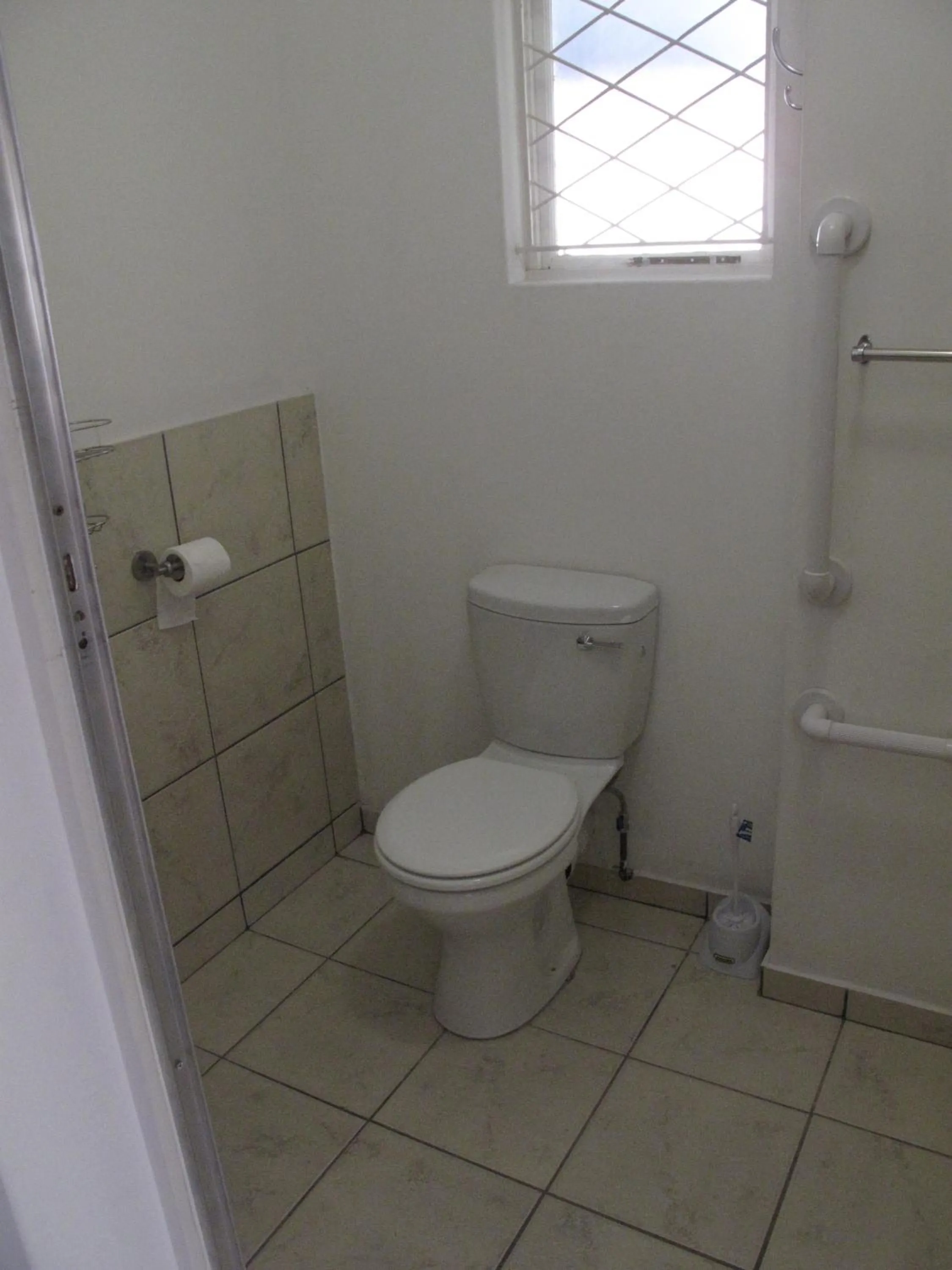 Toilet in The Crescent Guesthouses - BnB/Self Catering