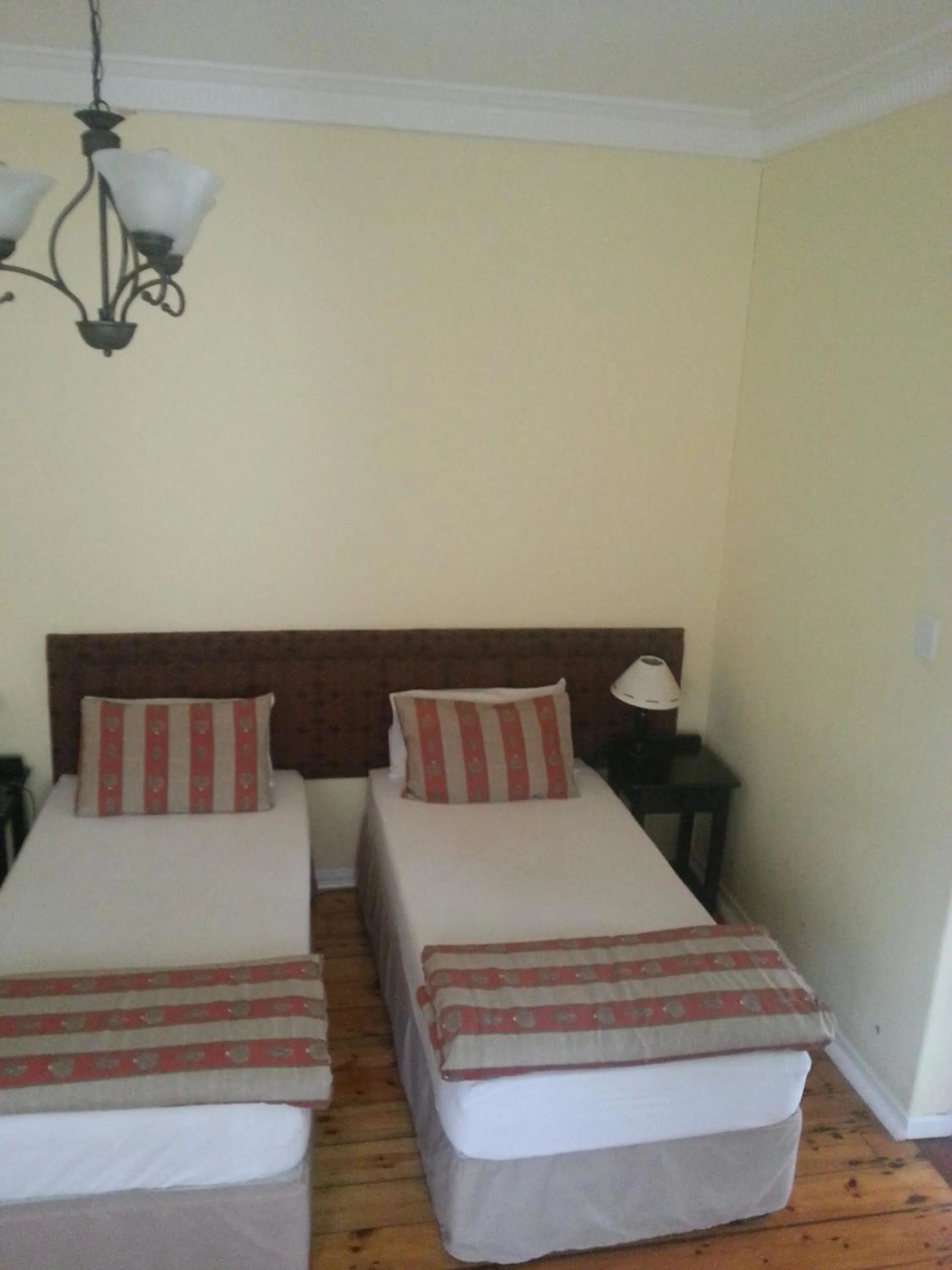 Bed in The Crescent Guesthouses - BnB/Self Catering