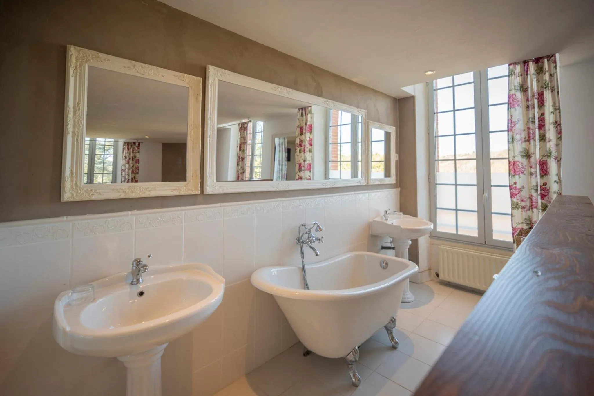 Bath in Château de Loubéjac