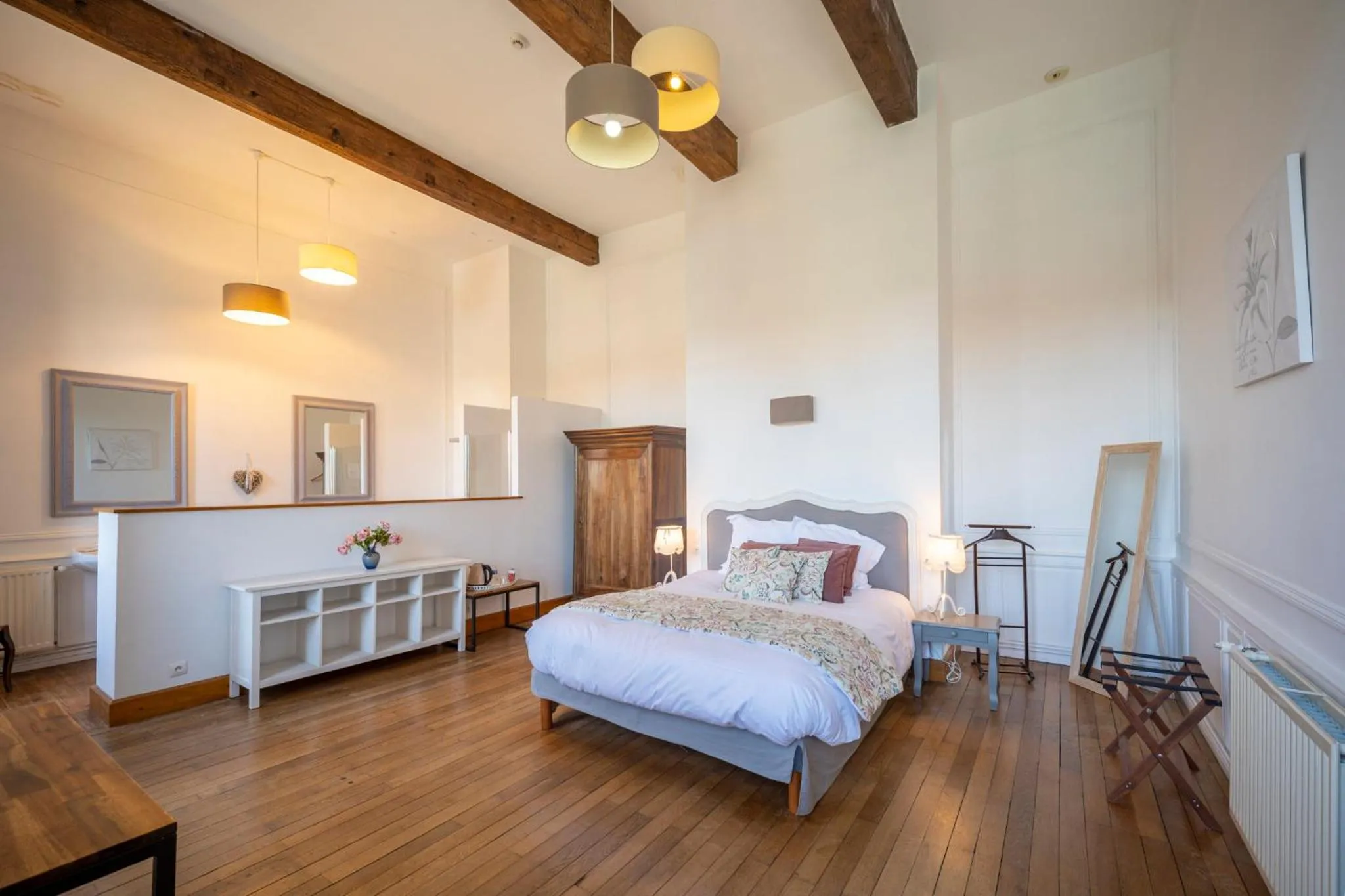 Photo of the whole room, Bed in Château de Loubéjac
