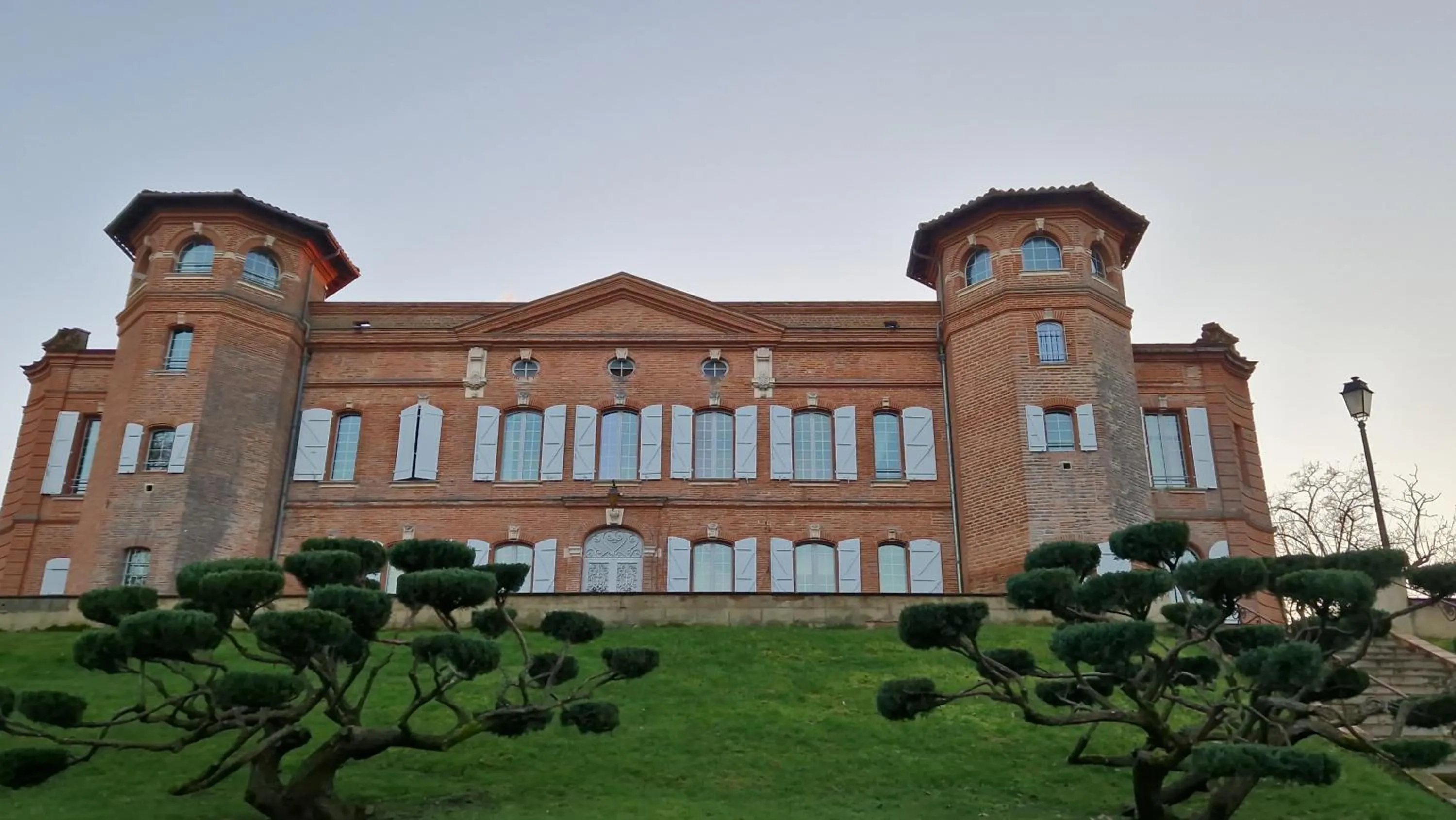 Property building in Château de Loubéjac