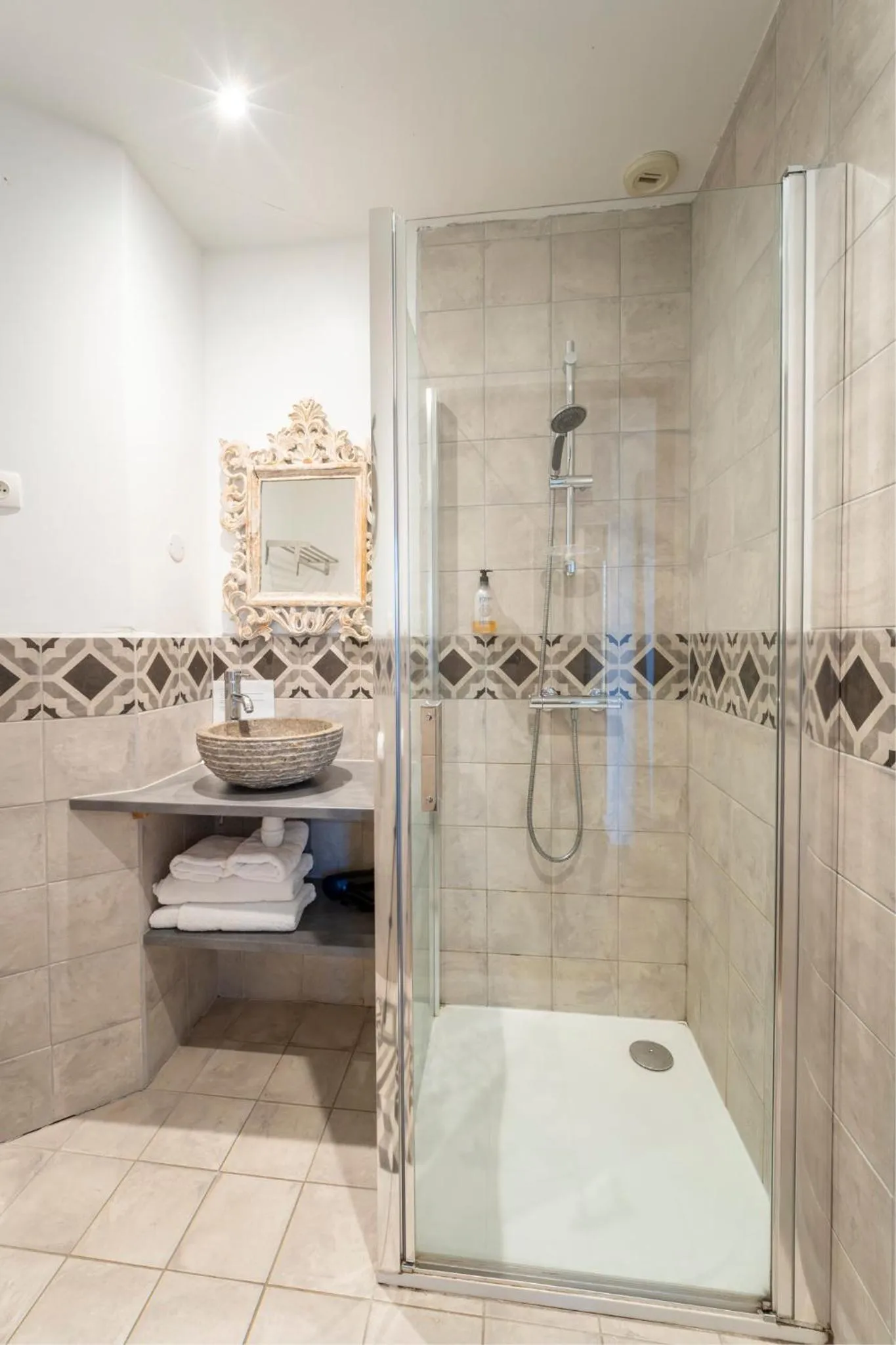 Bathroom in Château de Loubéjac