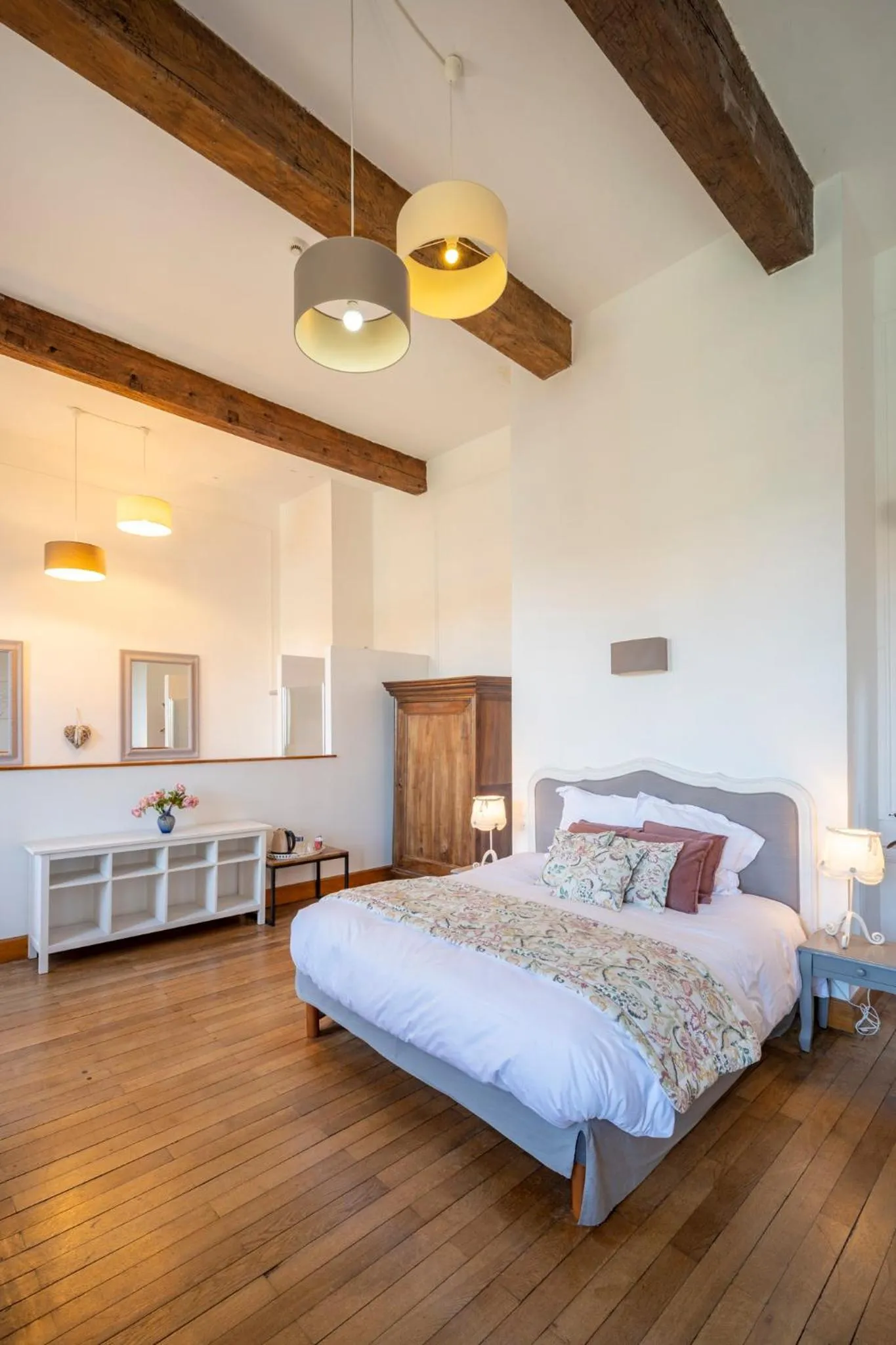 Photo of the whole room, Bed in Château de Loubéjac