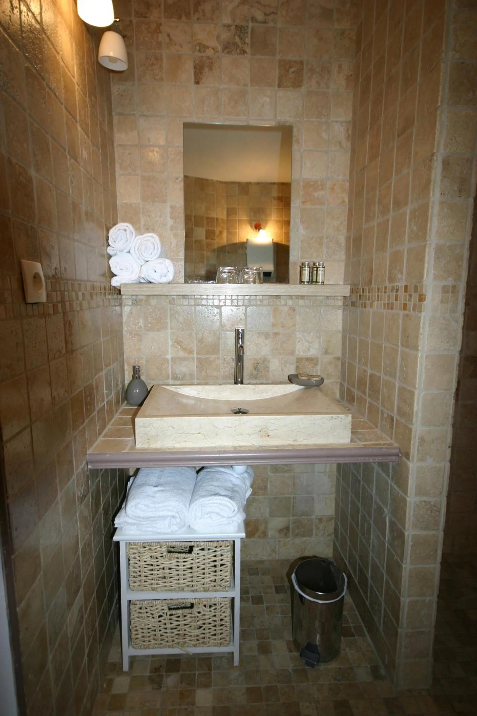 Bathroom in Château de Loubéjac