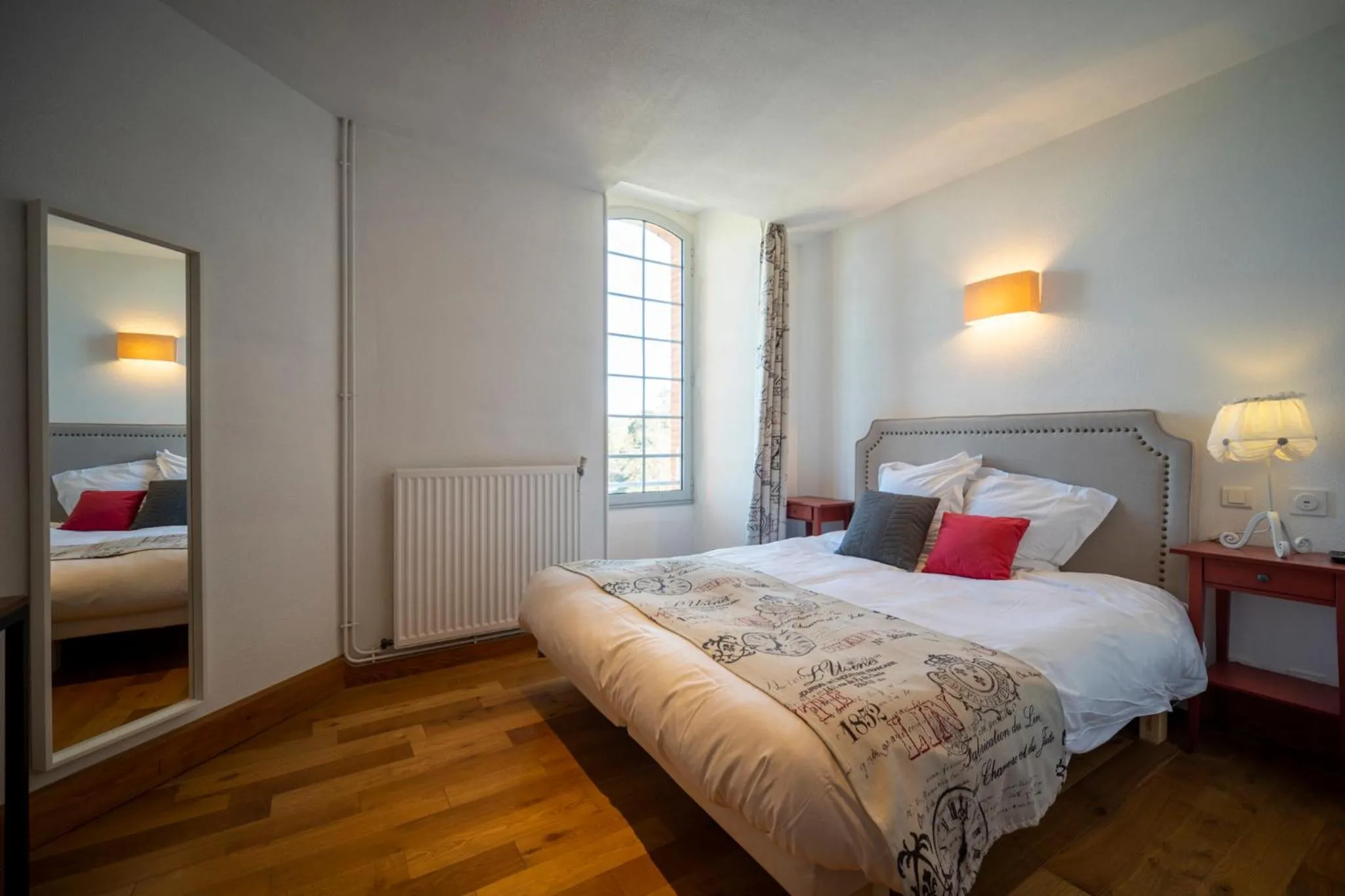 Bedroom, Bed in Château de Loubéjac