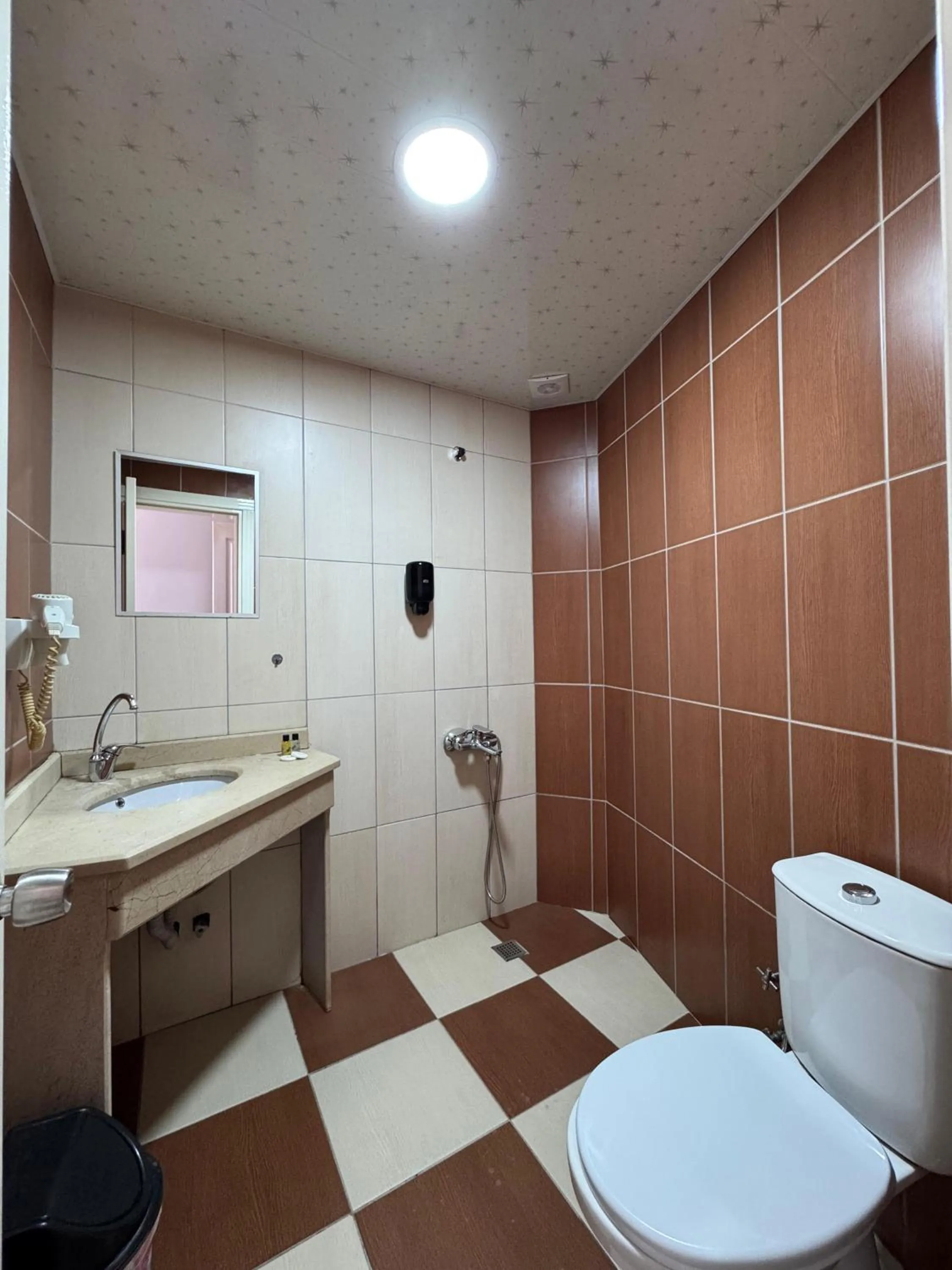 Shower in Günaydın Otel Alanya