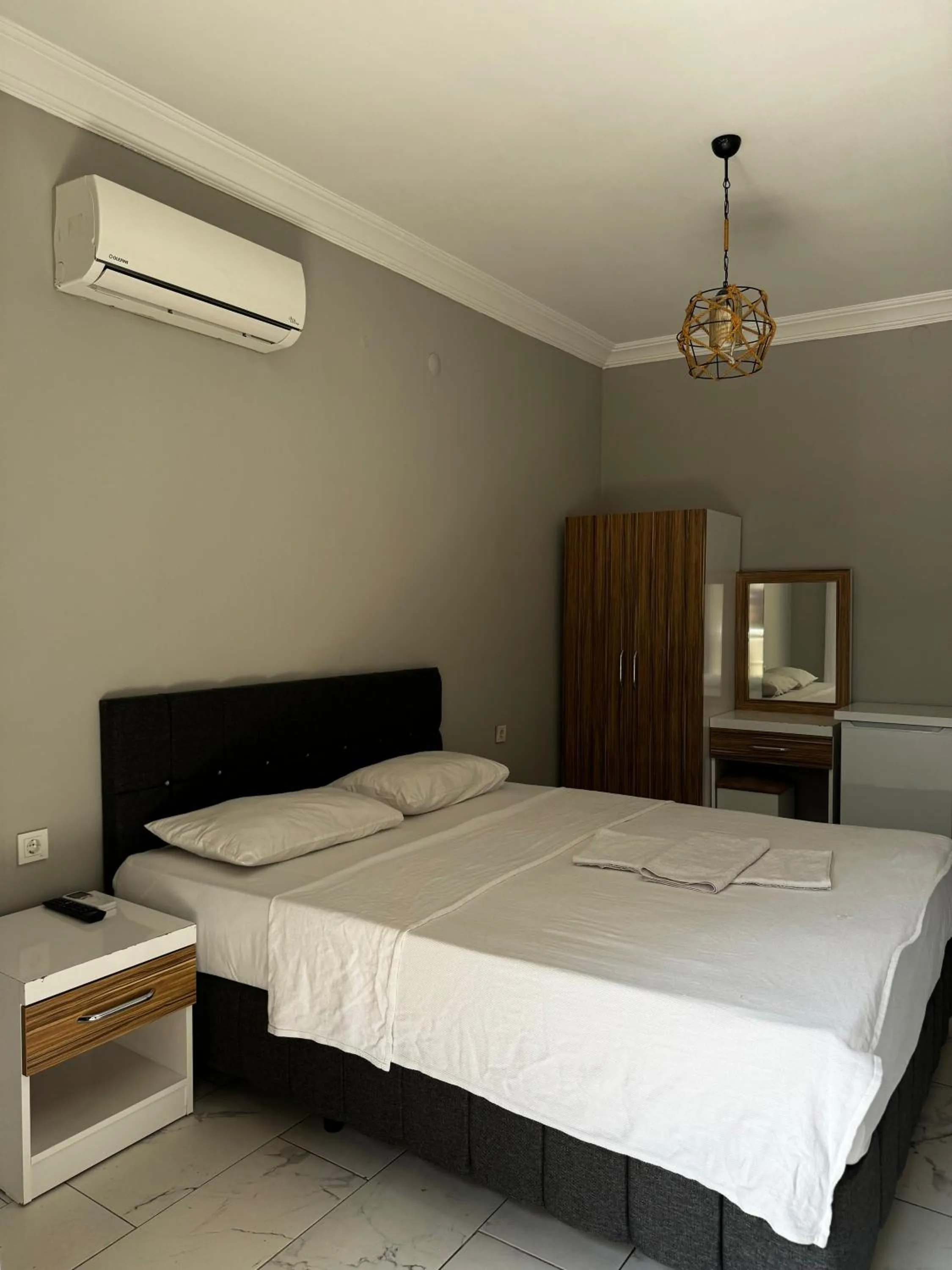 Photo of the whole room, Bed in Günaydın Otel Alanya