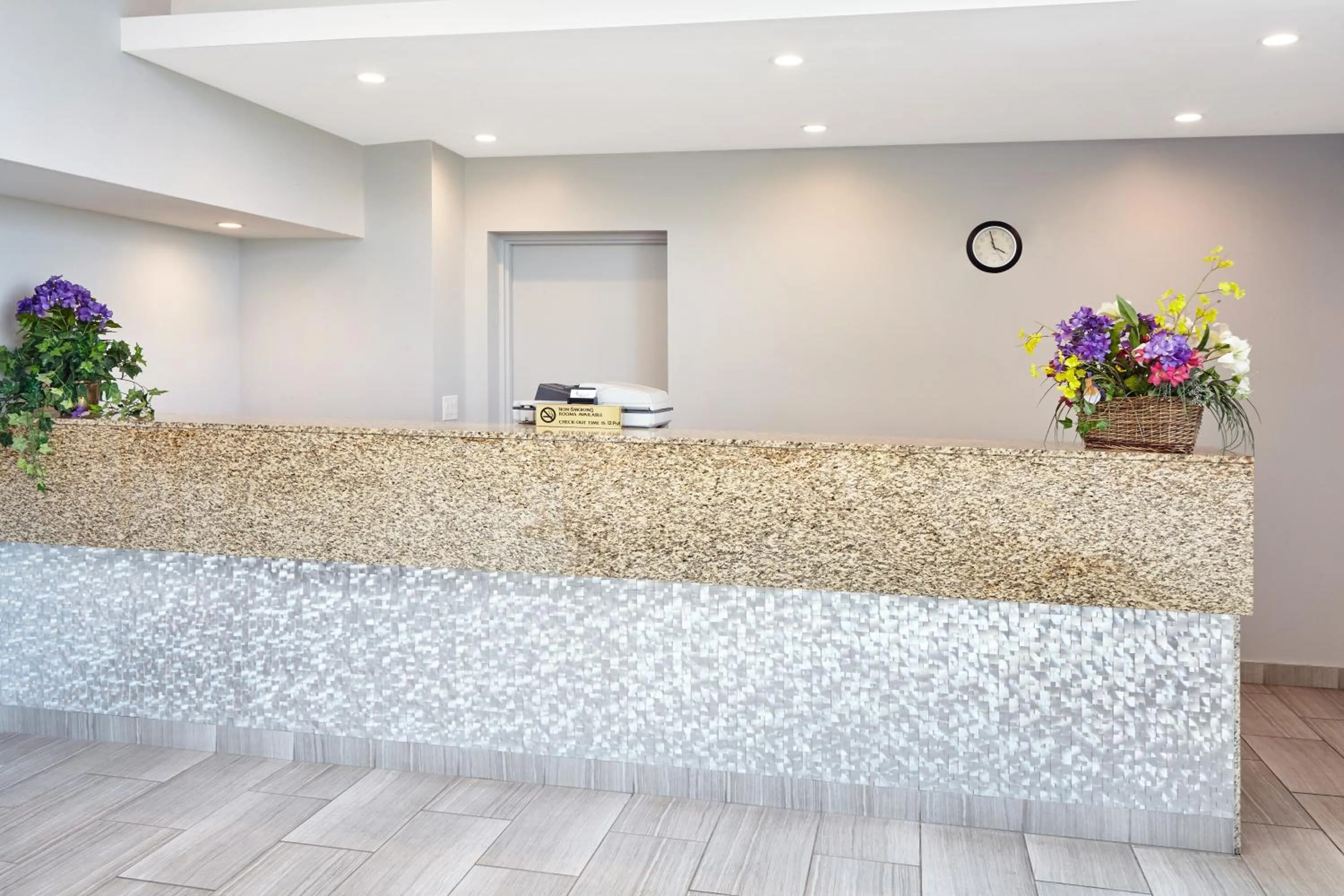 Lobby or reception in Chicago Lakeshore Hotel