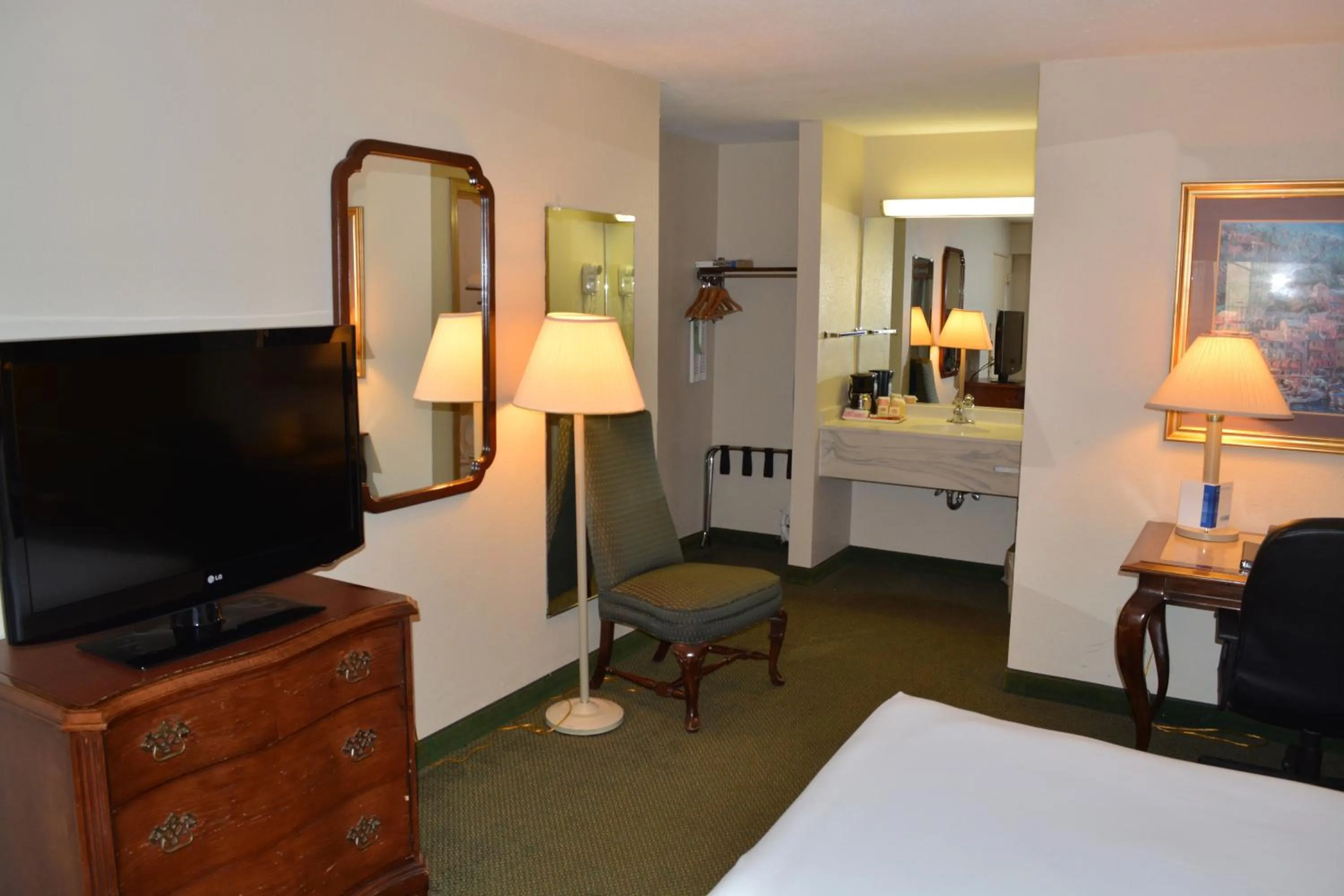 Bedroom in Chicago Lakeshore Hotel