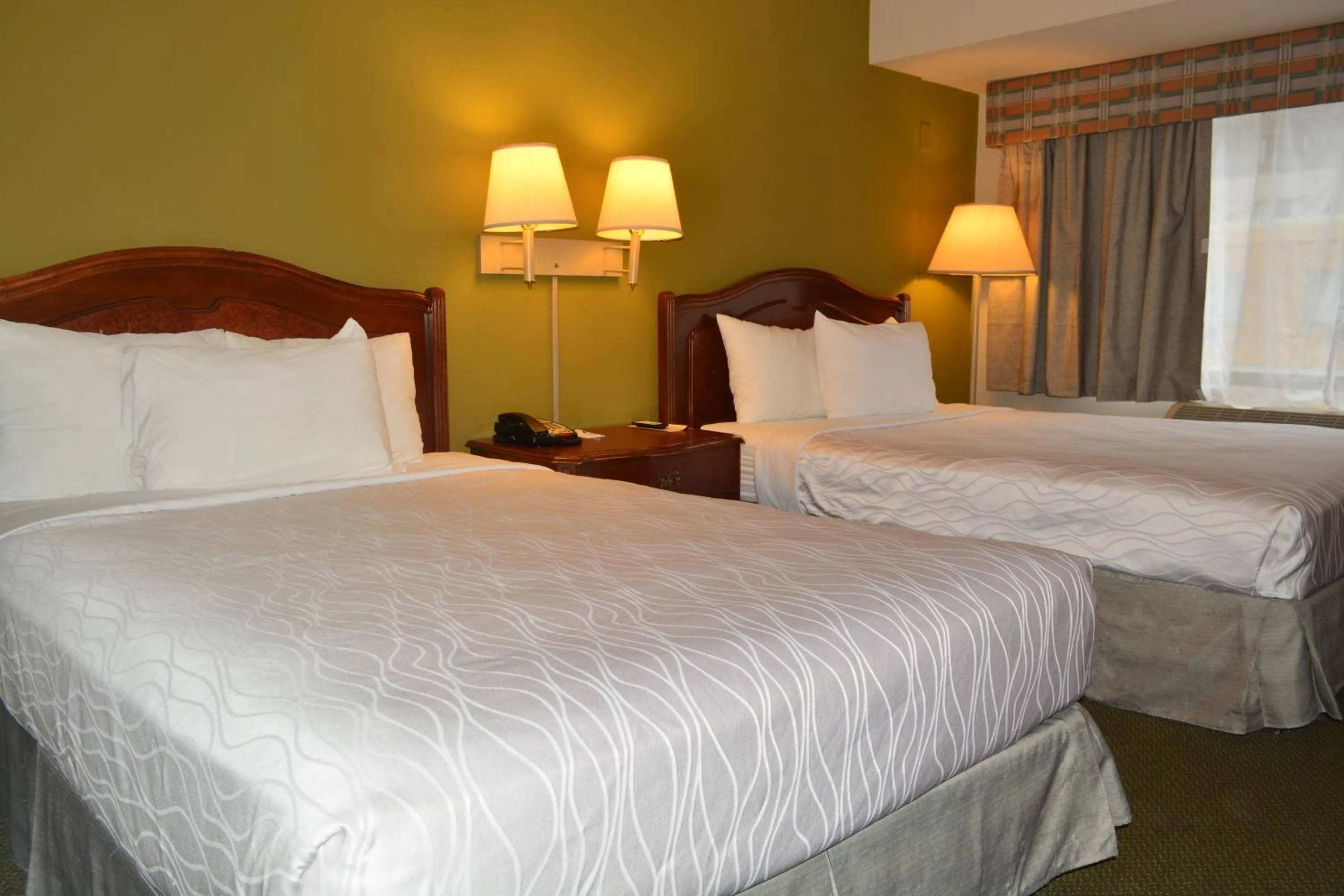 Bedroom in Chicago Lakeshore Hotel