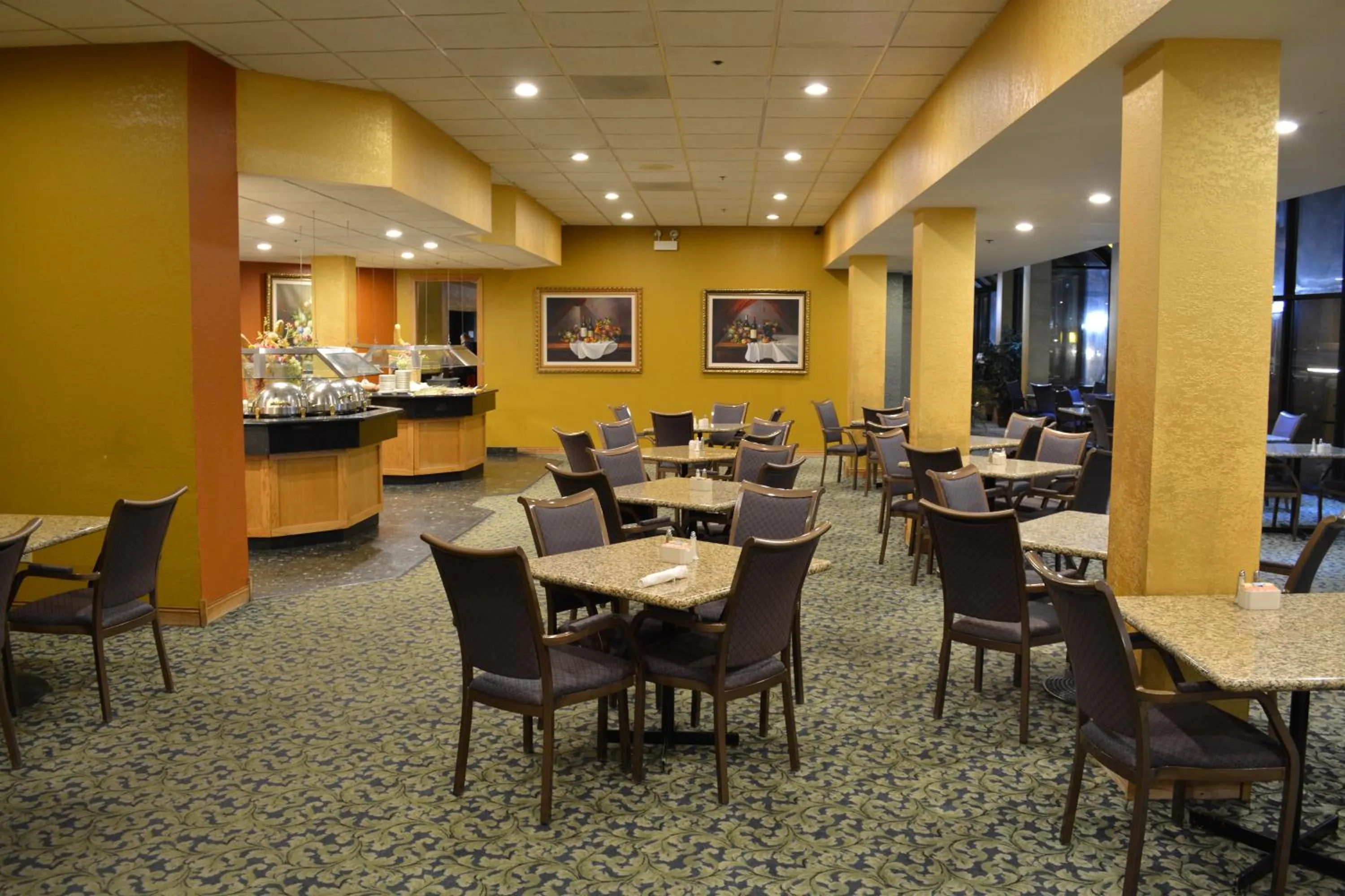 Restaurant/places to eat in Chicago Lakeshore Hotel