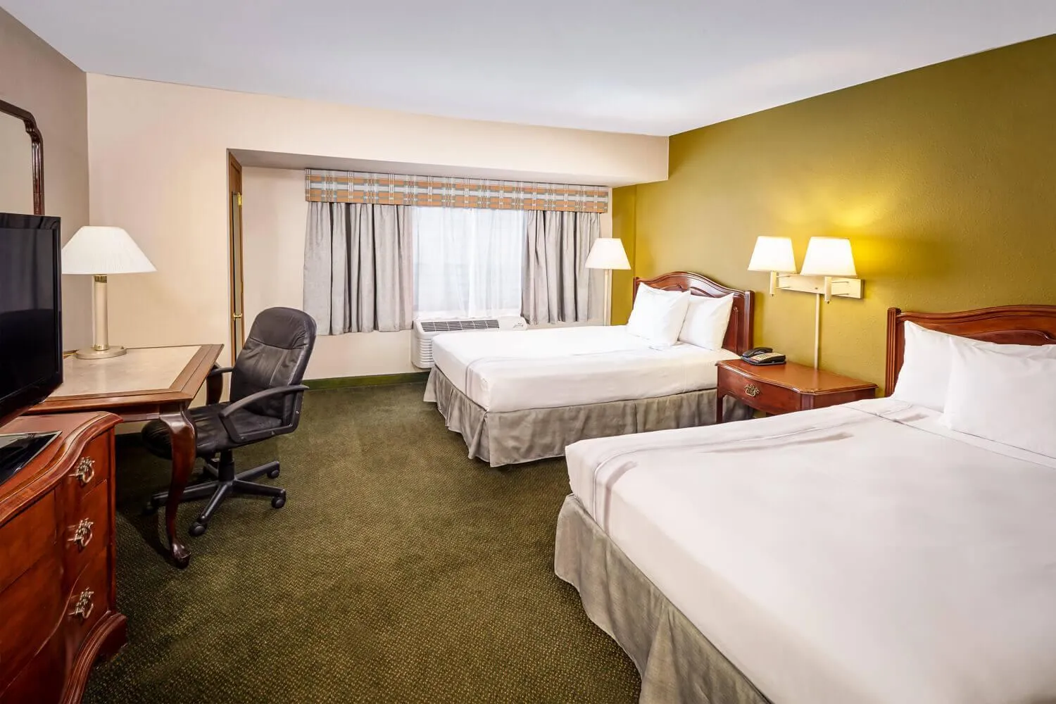 Bedroom in Chicago Lakeshore Hotel