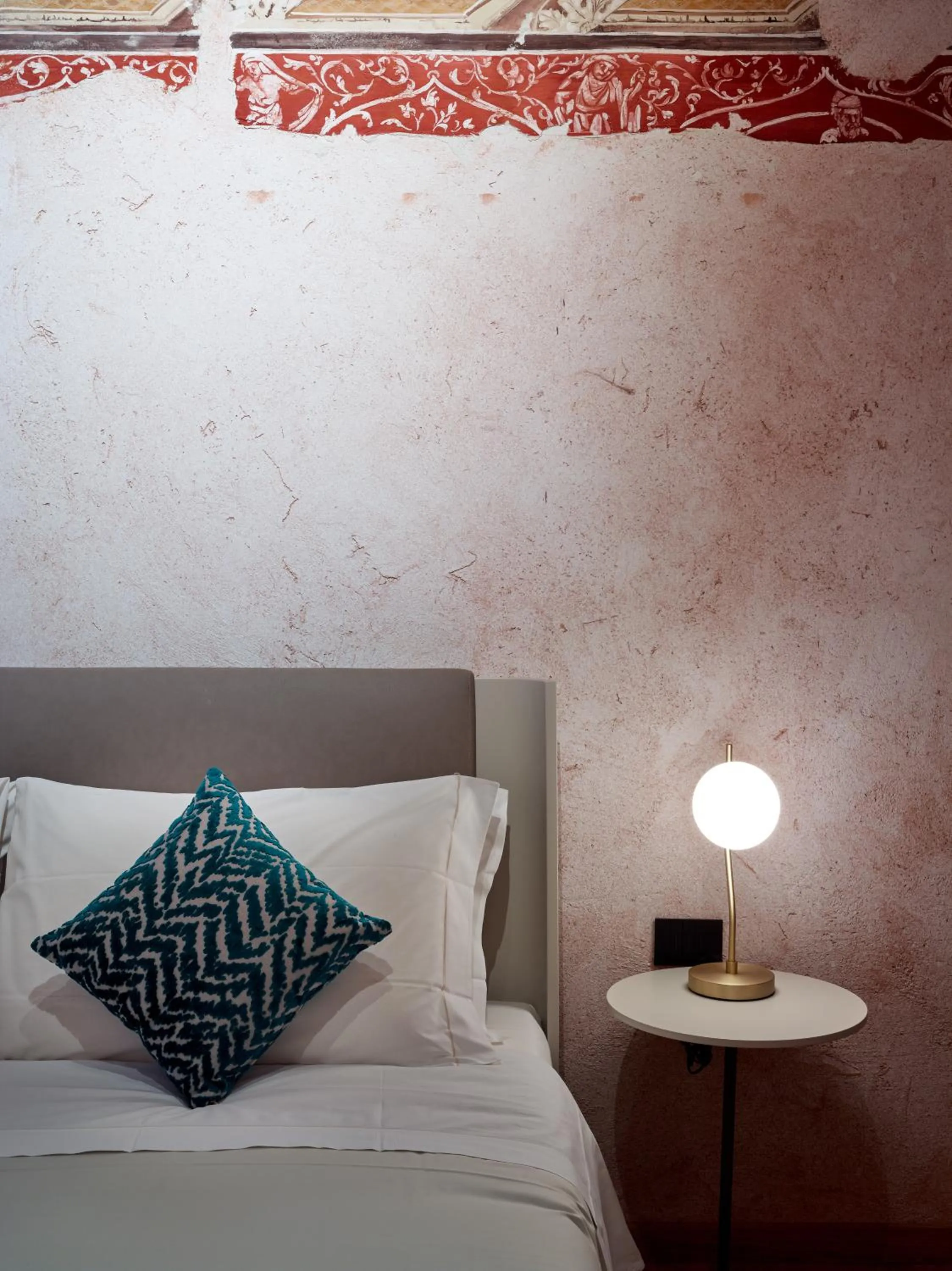 Bed in Ca' dei Proverbi Suites - WENICE Deep Culture